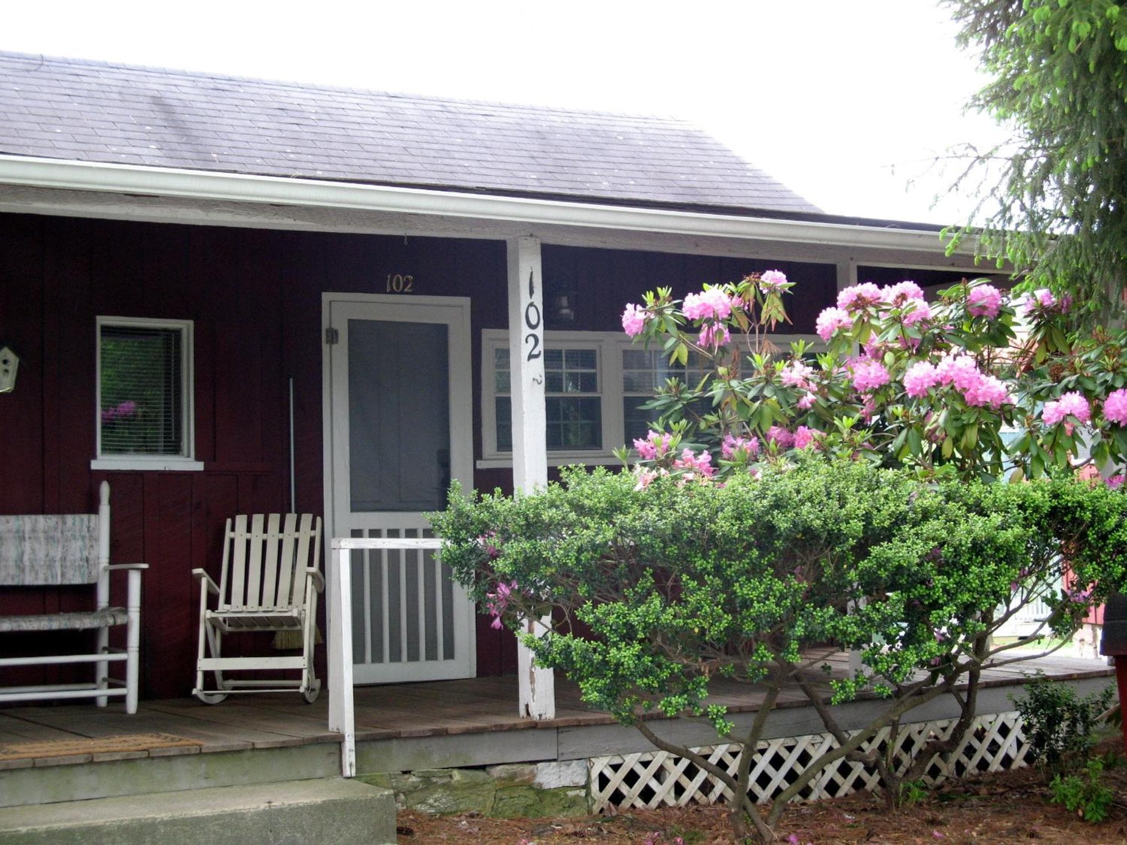 Highland Lake Inn & Resort - Flat Rock