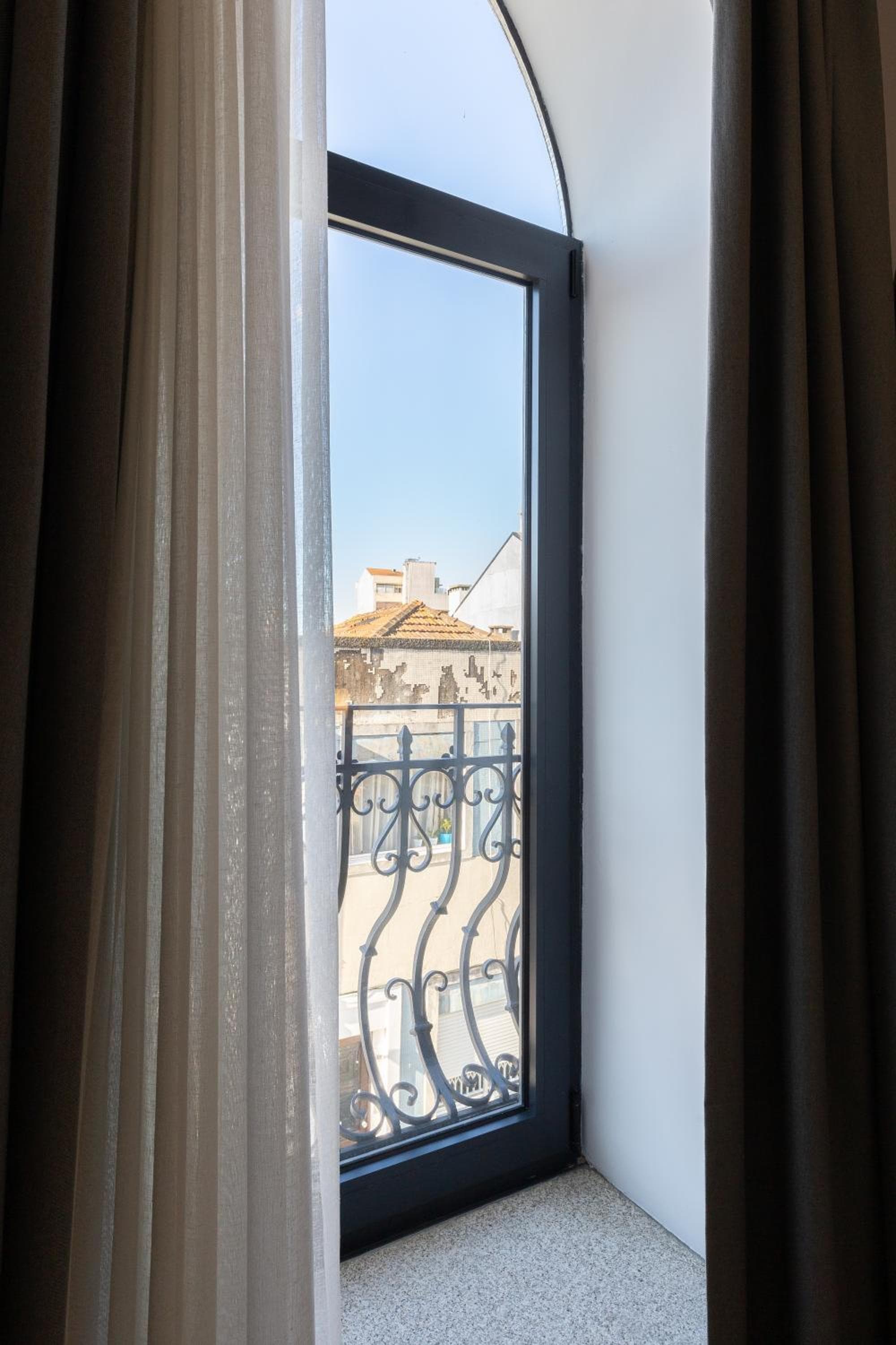 Serra do Pilar Porto Suites