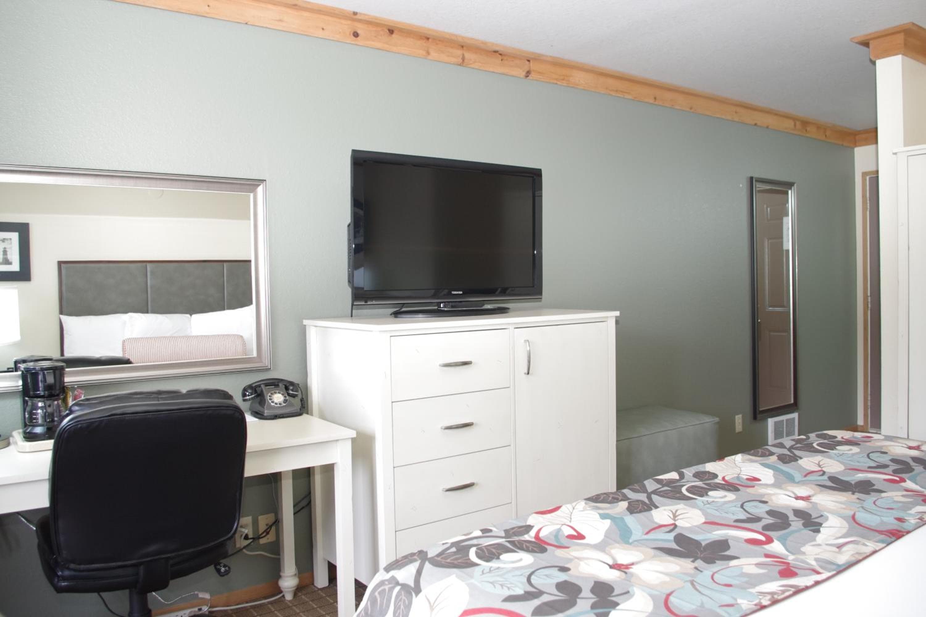 River House Inn, a Baymont by Wyndham