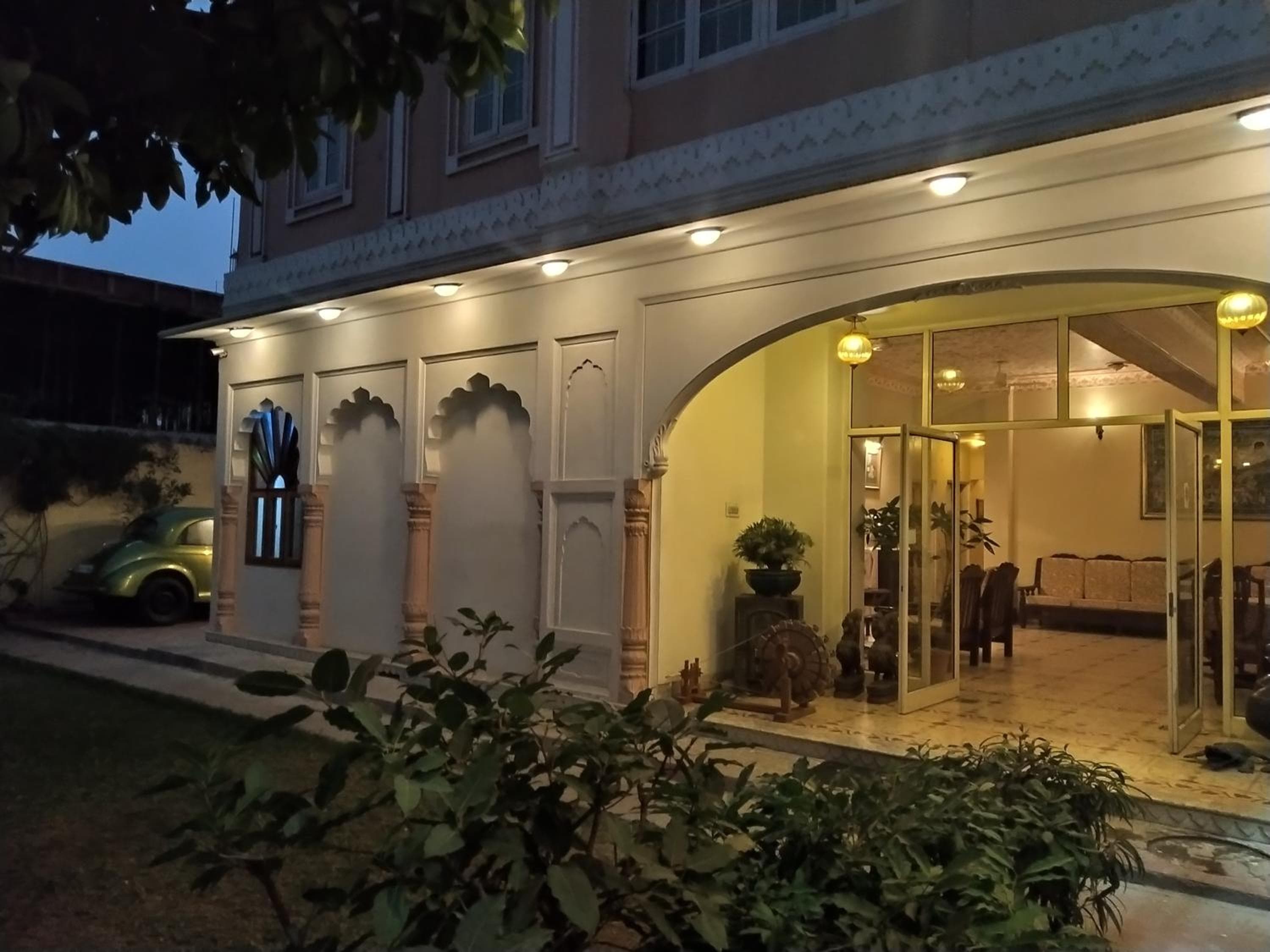 Anuraag Villa