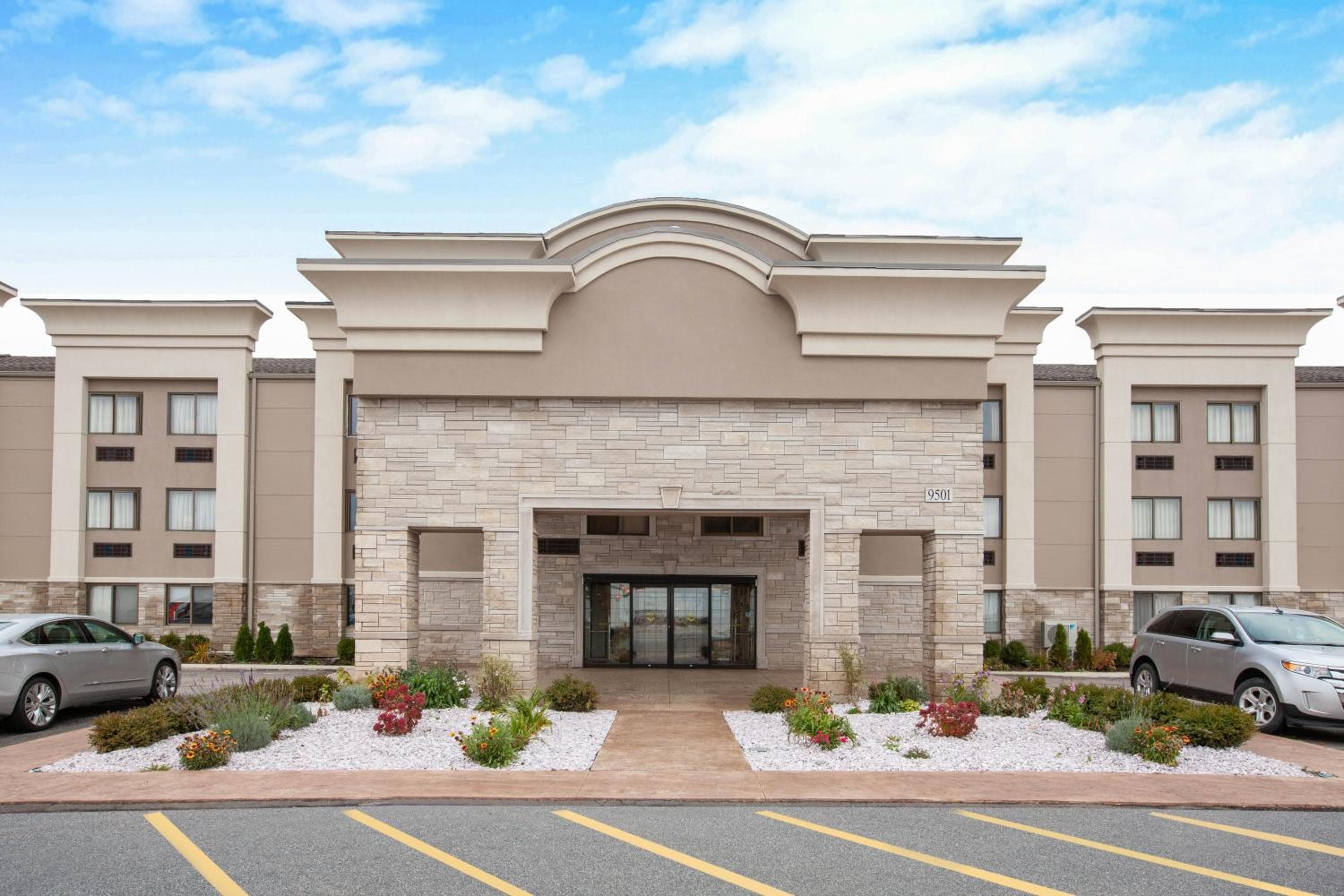 Wingate by Wyndham Detroit Metro Airport