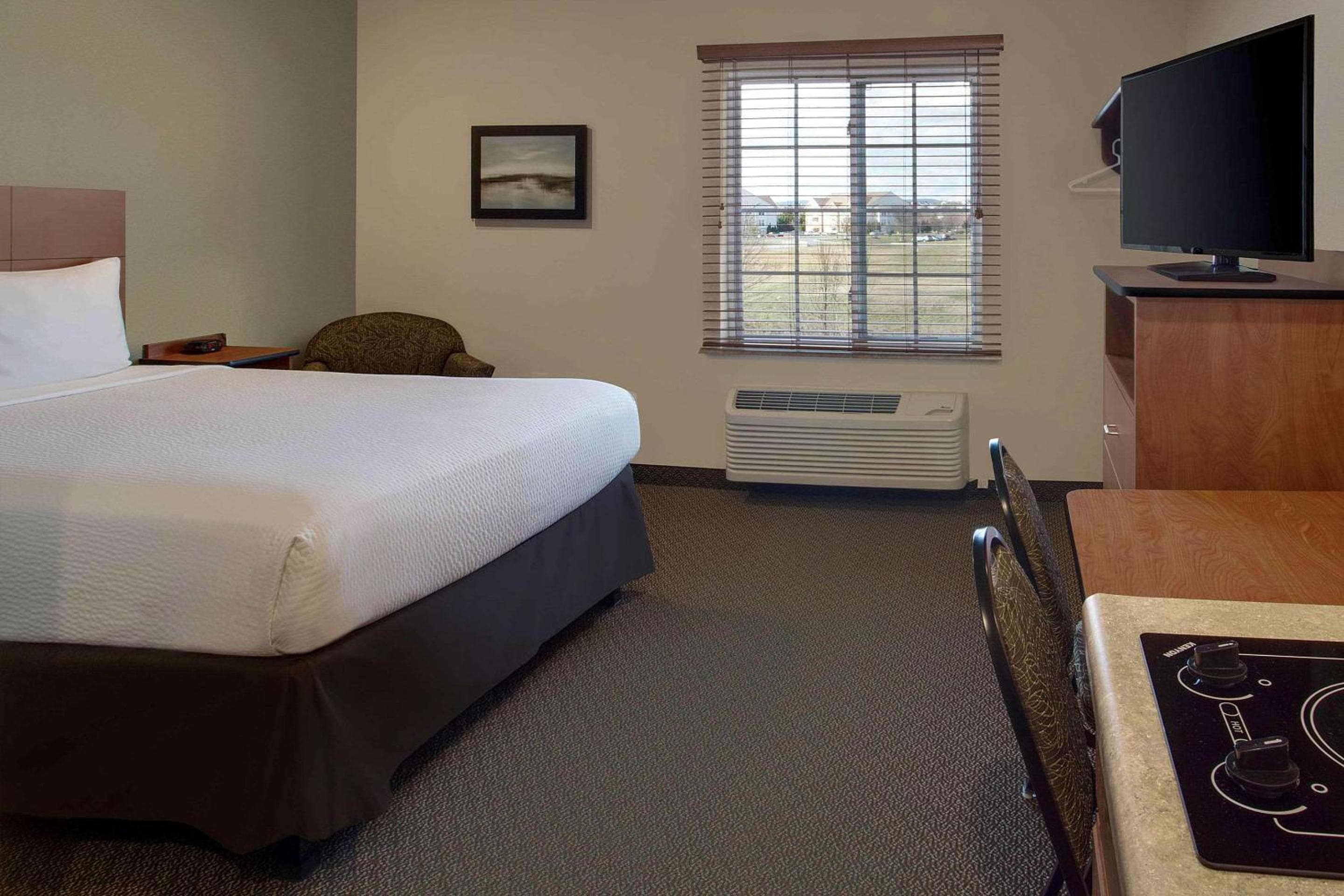 WoodSpring Suites Frederick I-70