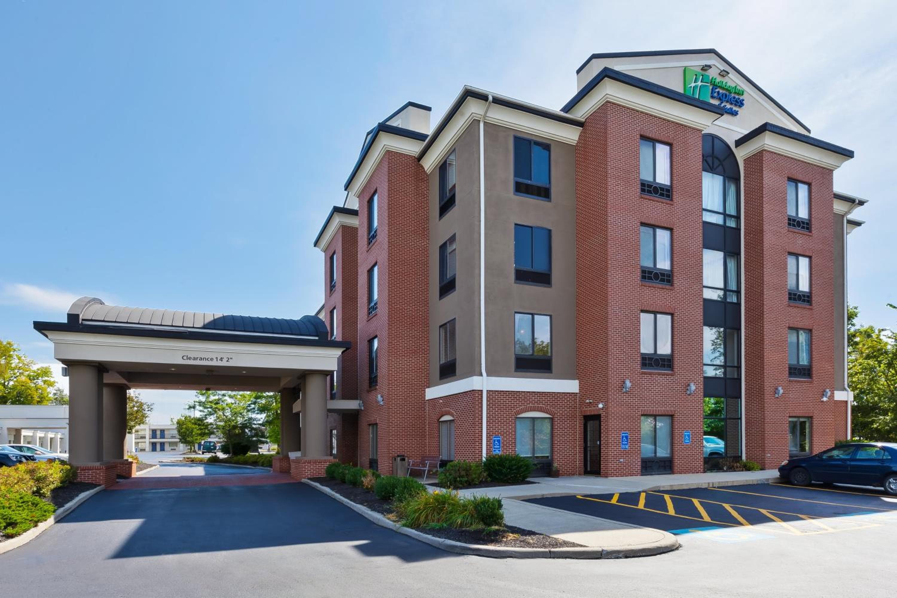 Holiday Inn Express Hotel & Suites Cleveland-Richfield by IHG