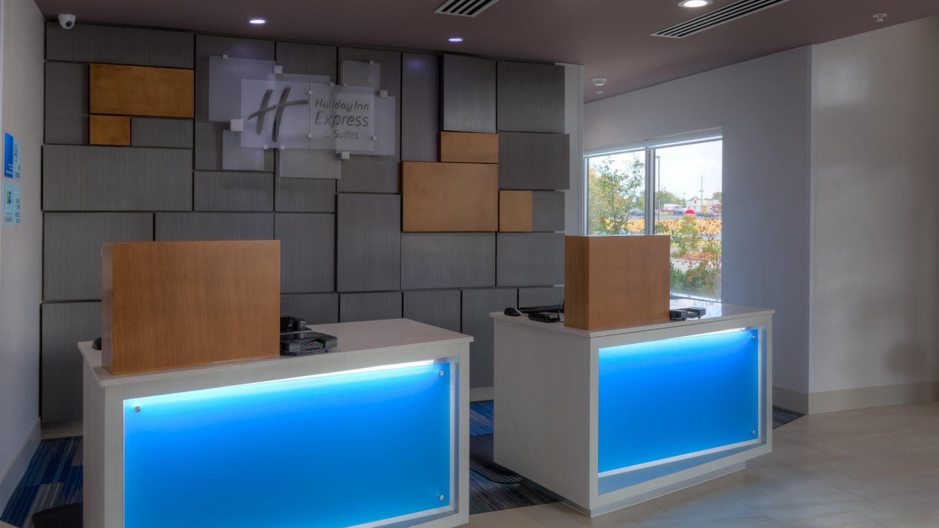 Holiday Inn Express & Suites Tulsa Midtown by IHG