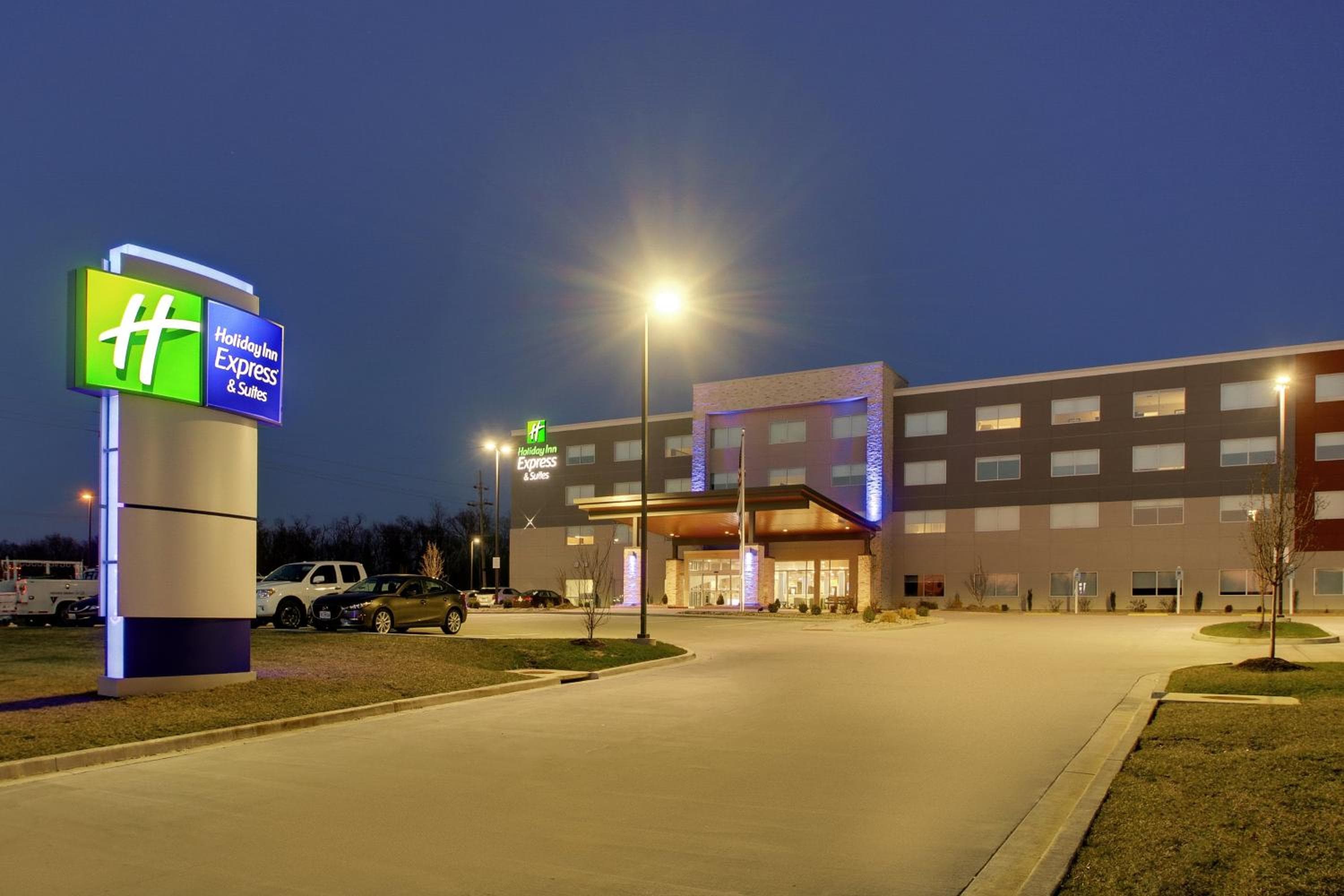 Holiday Inn Express & Suites - Mount Vernon by IHG