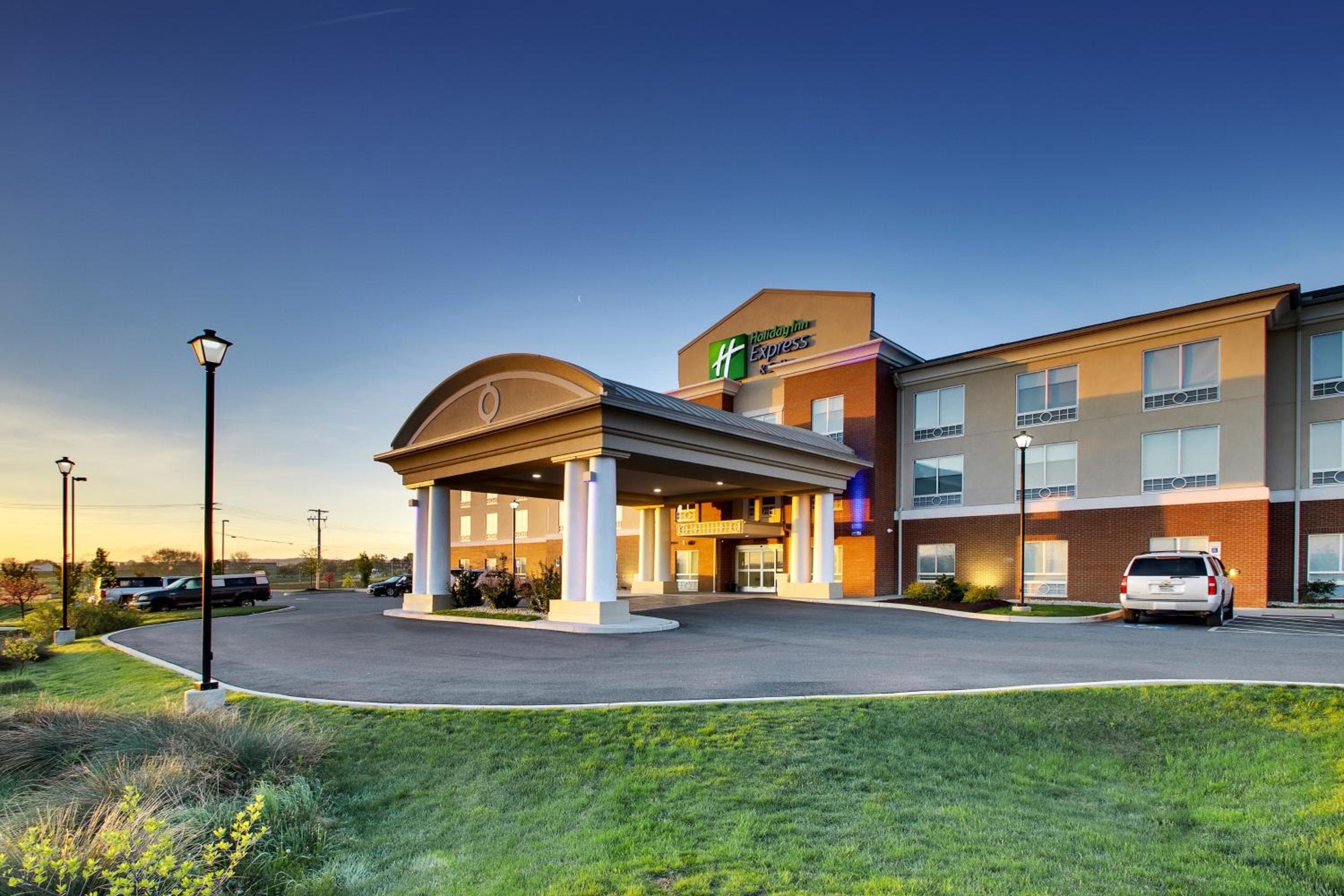 Holiday Inn Express & Suites Lancaster East - Strasburg by IHG