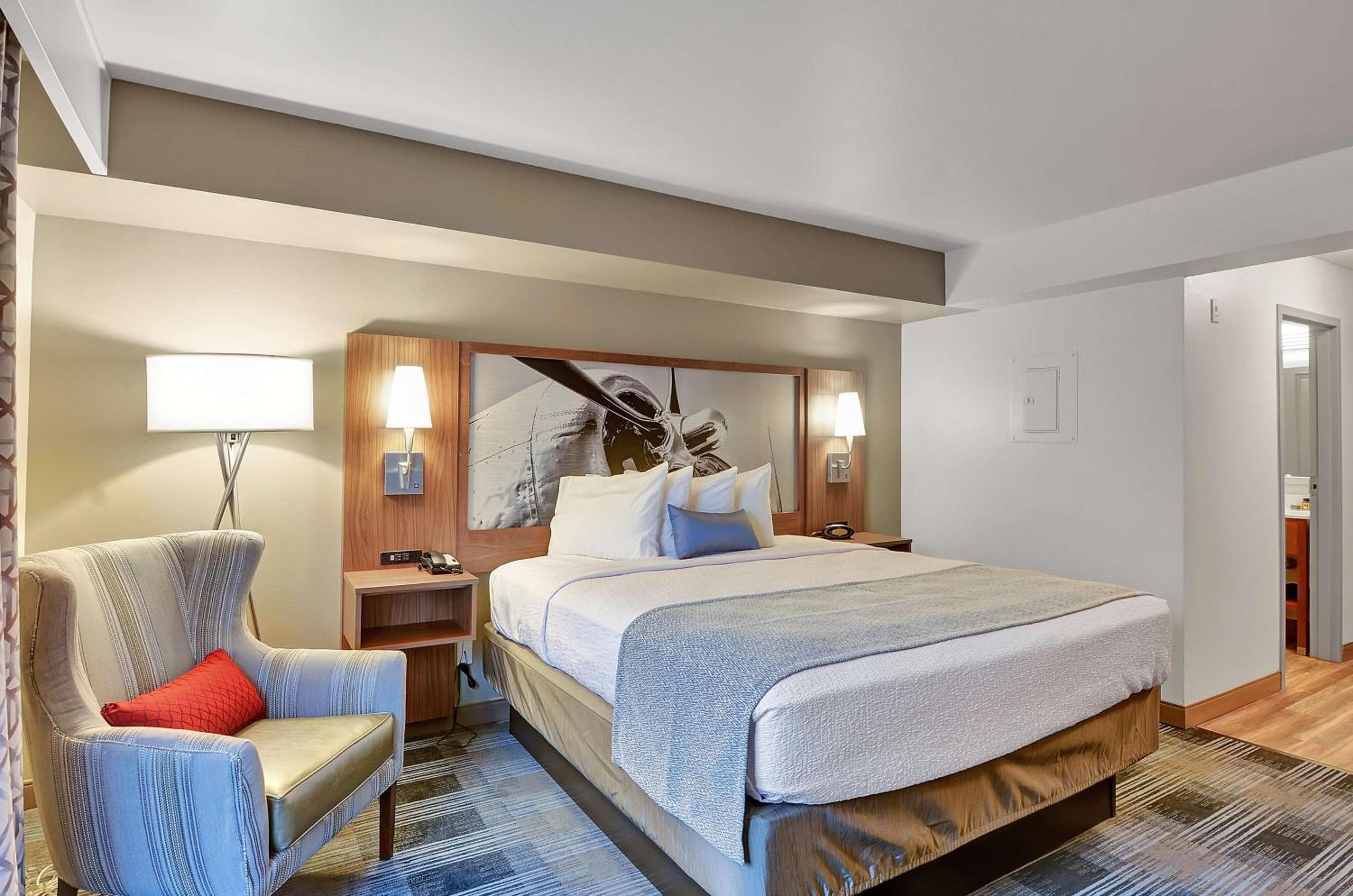 Executive Residency by Best Western Navigator Inn & Suites