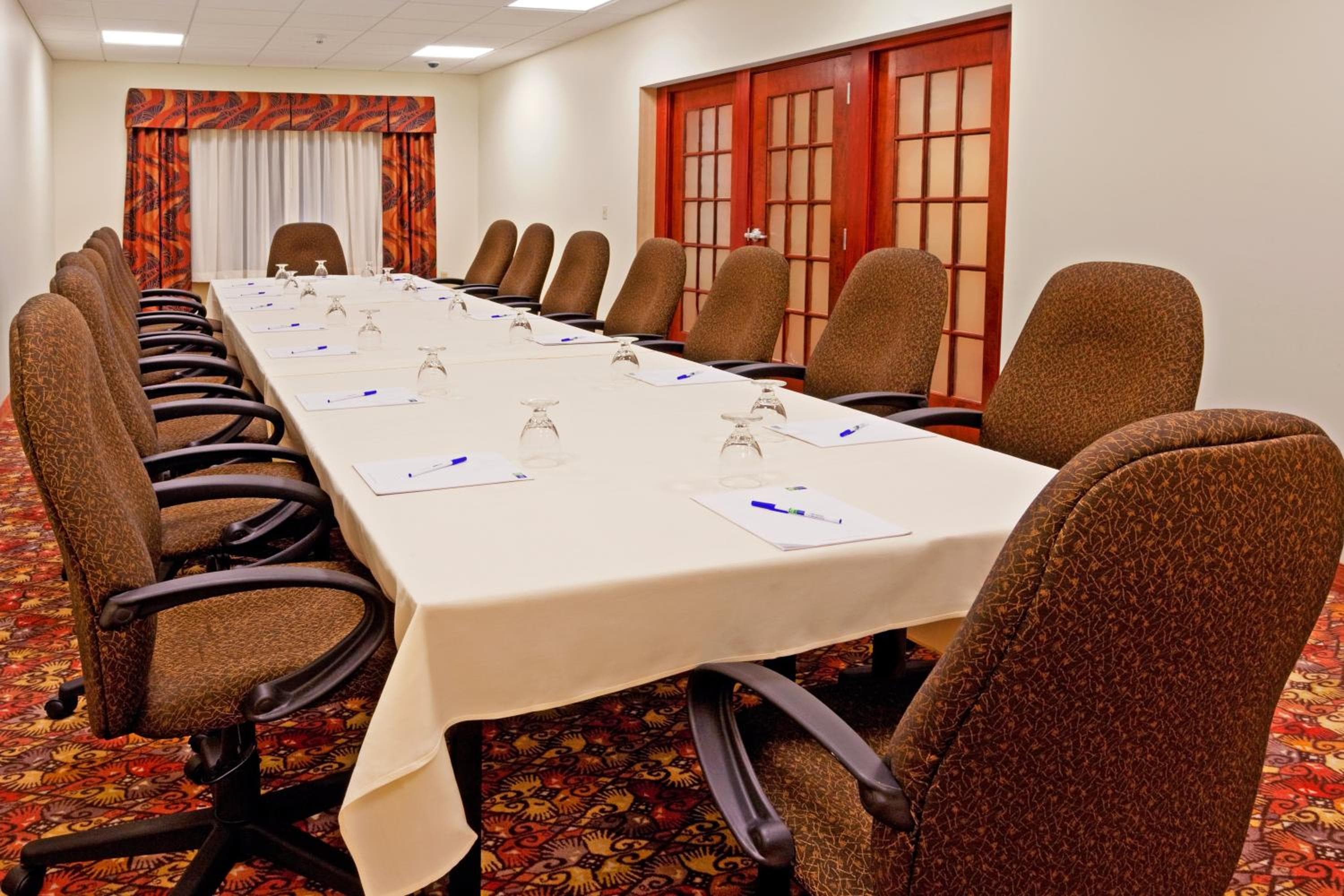 Holiday Inn Express & Suites Albany Airport Area - Latham by IHG