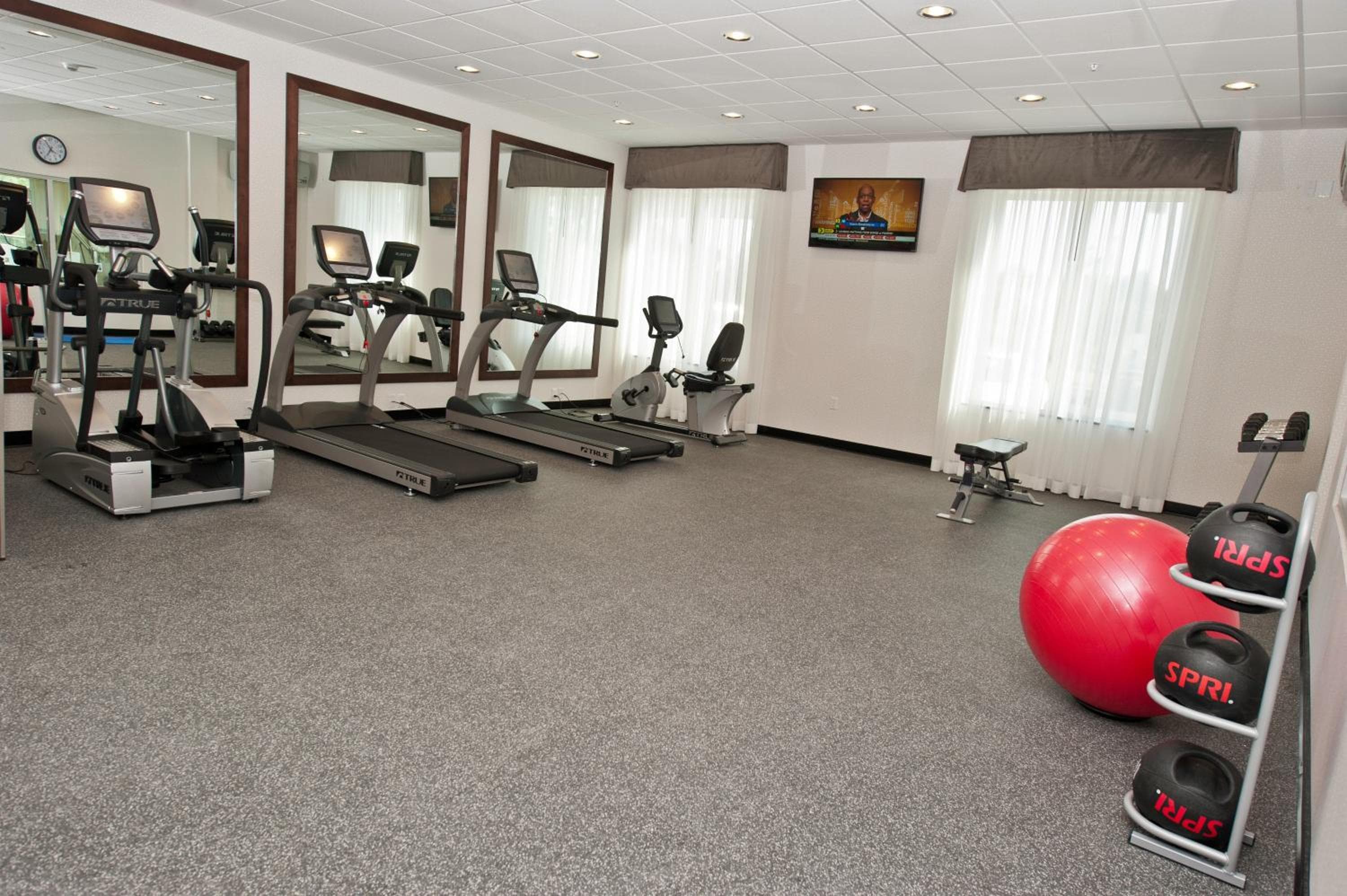 Holiday Inn Express & Suites Columbus - Easton Area by IHG