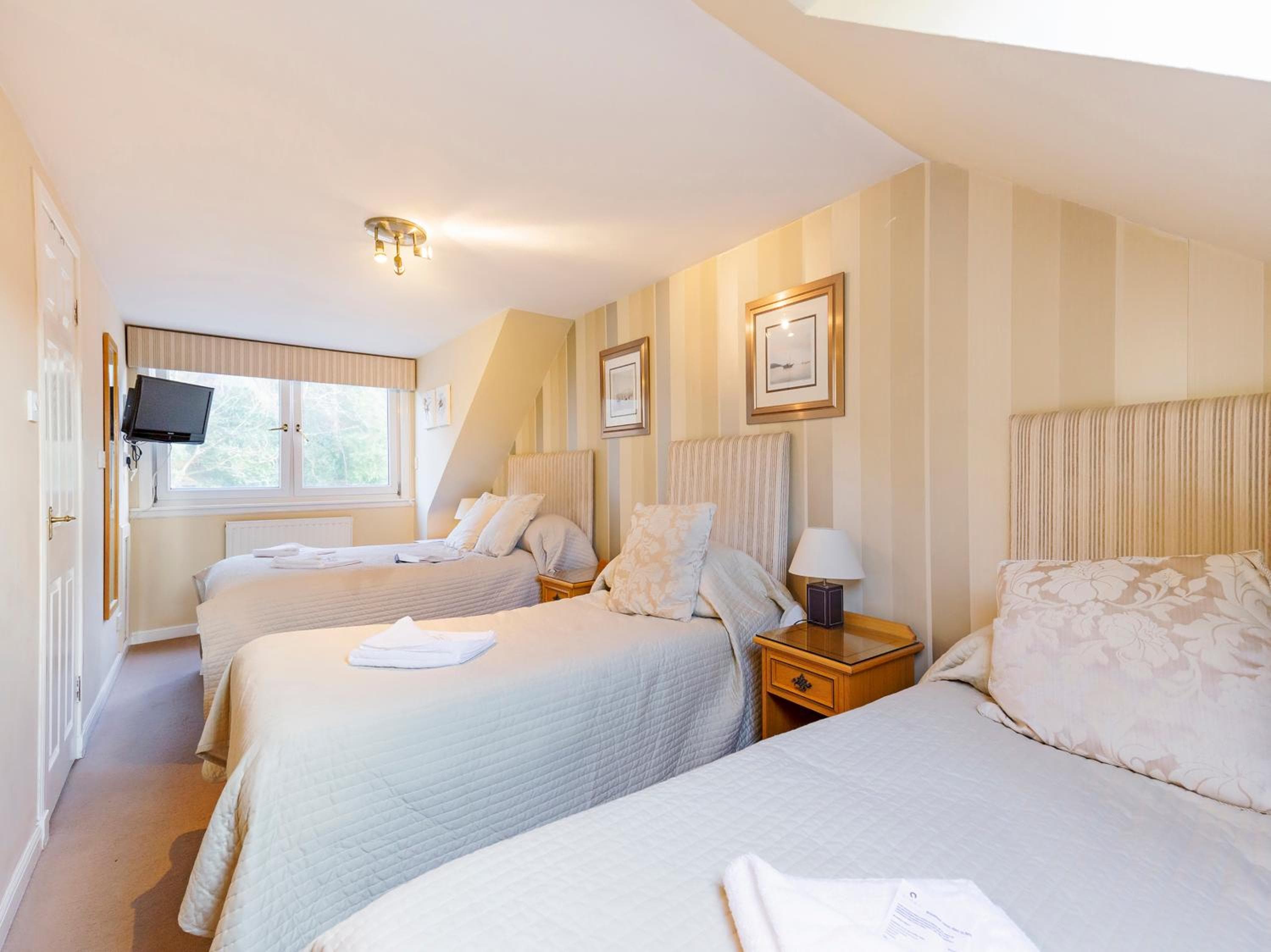 Arden Guest House, Craigmillar Castle Edinburgh