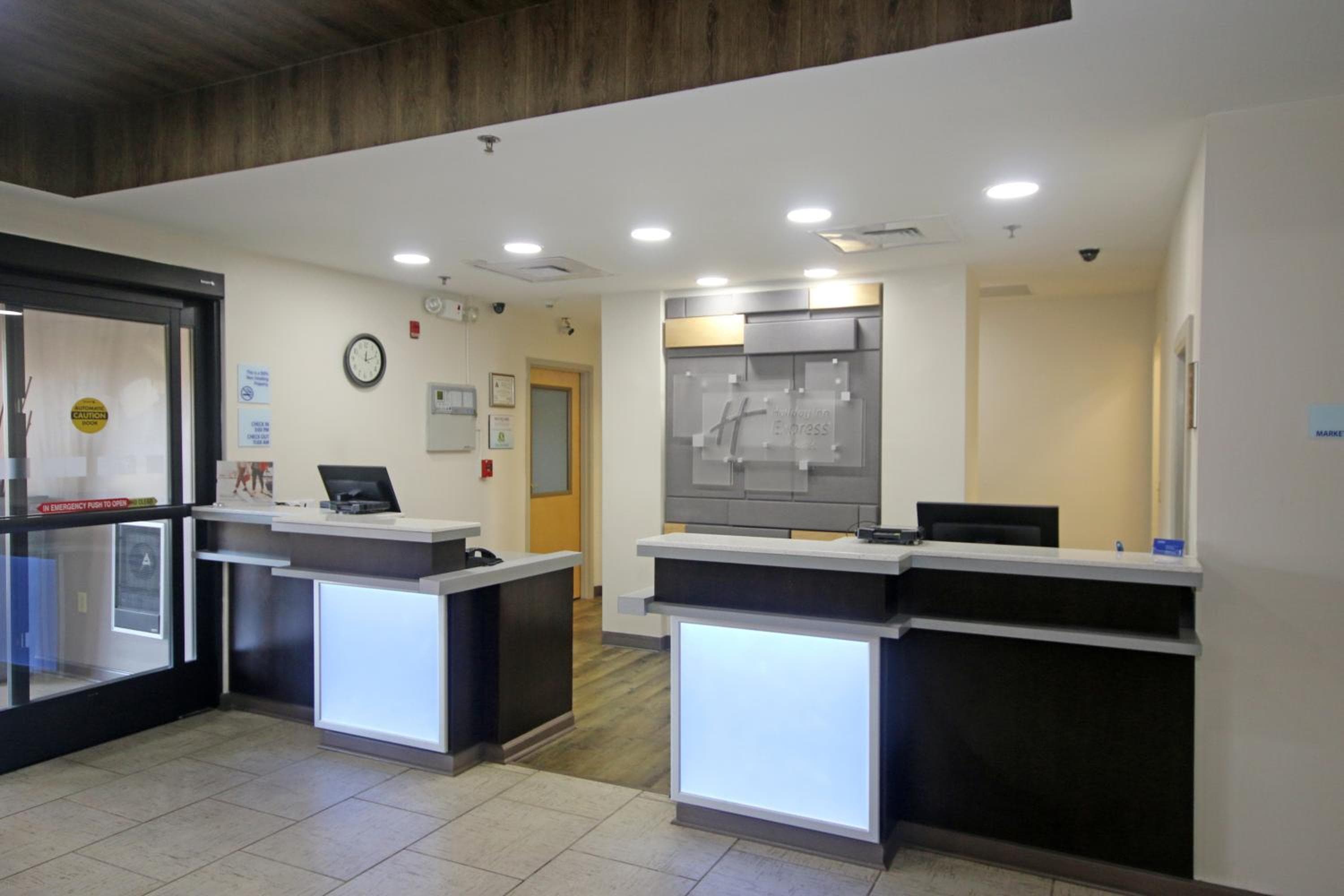 Holiday Inn Express Hotel & Suites Greensboro-East by IHG