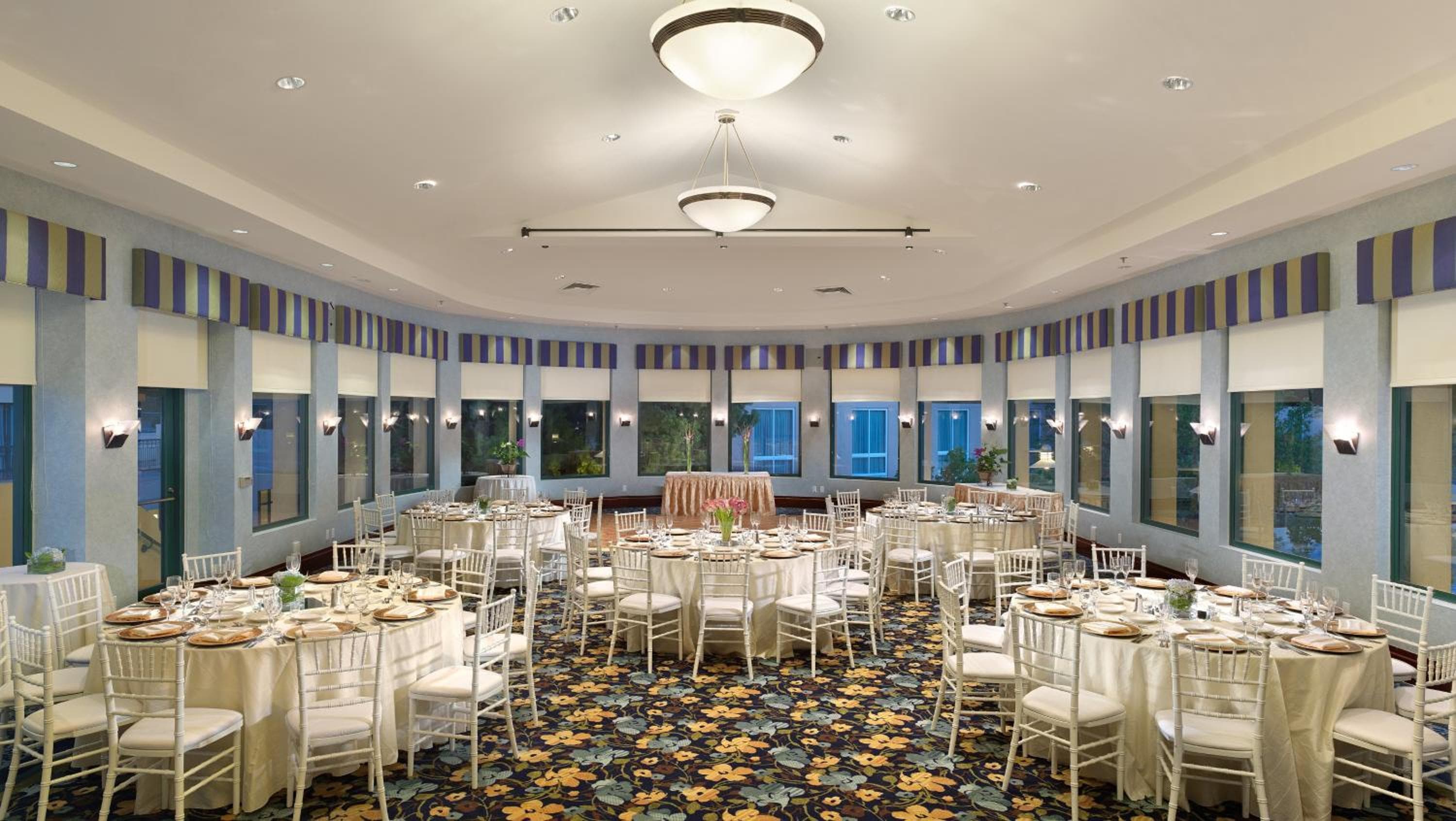 Crowne Plaza Cabana Hotel by IHG