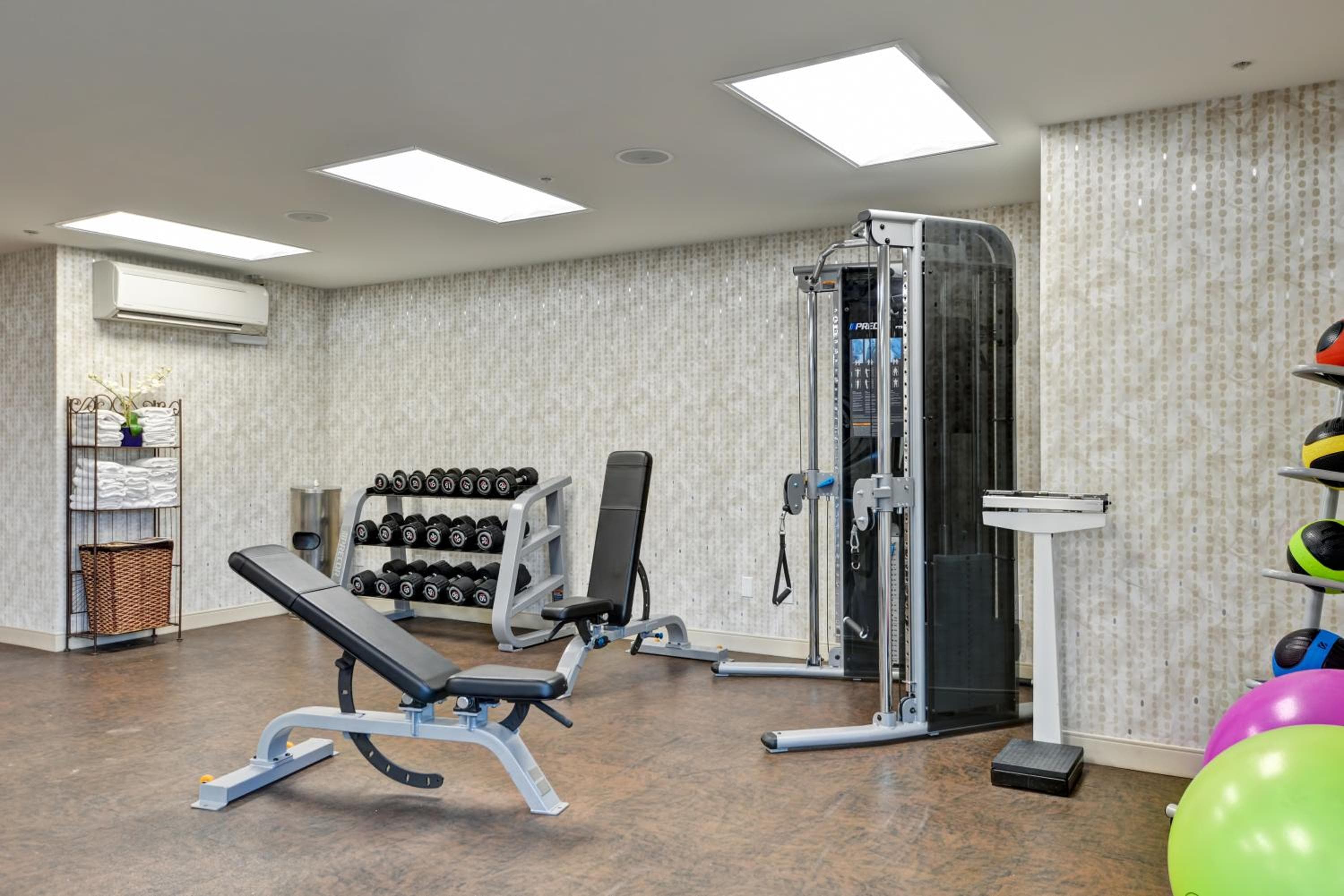 Holiday Inn Express Newport Beach by IHG
