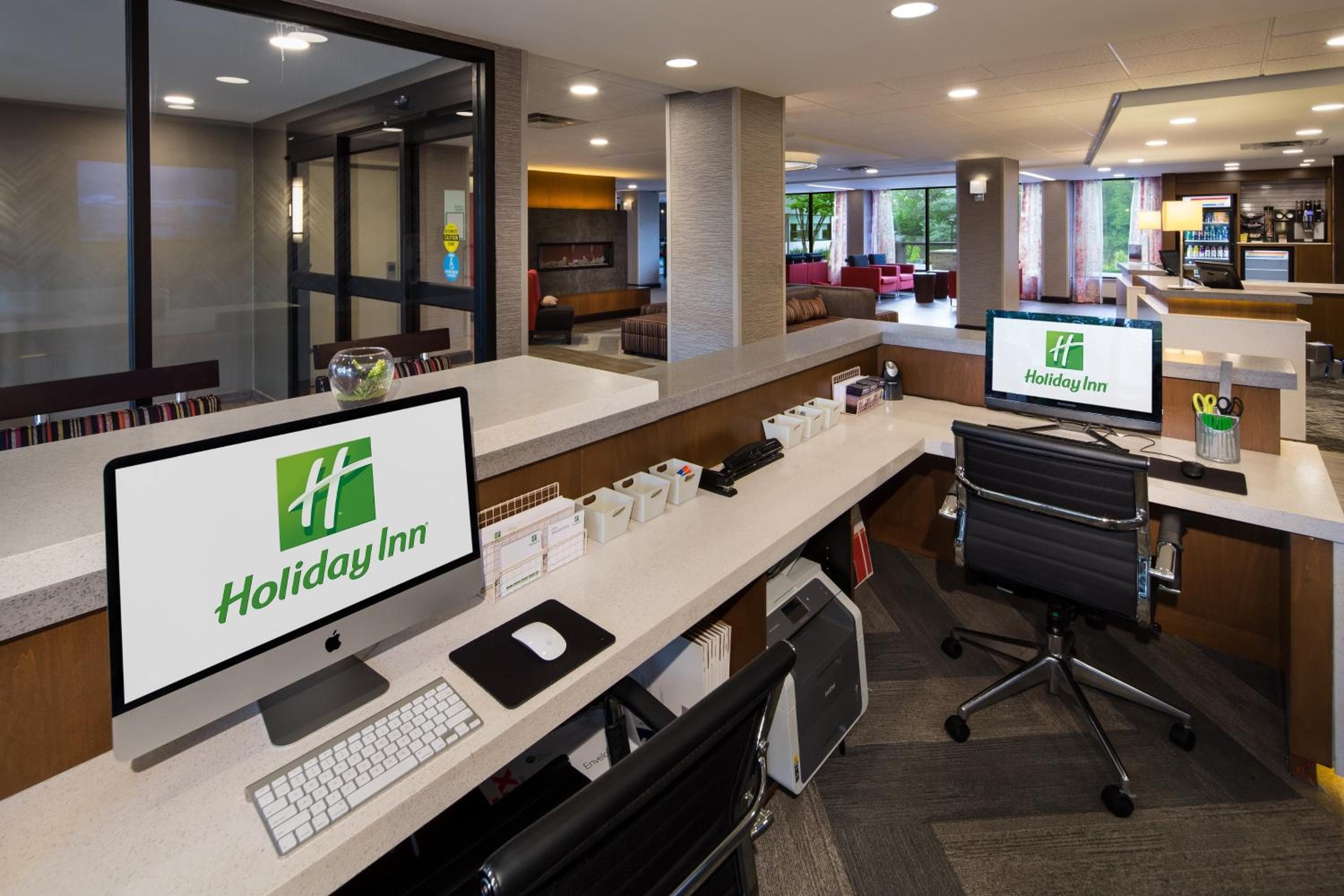 Holiday Inn Milwaukee Riverfront by IHG