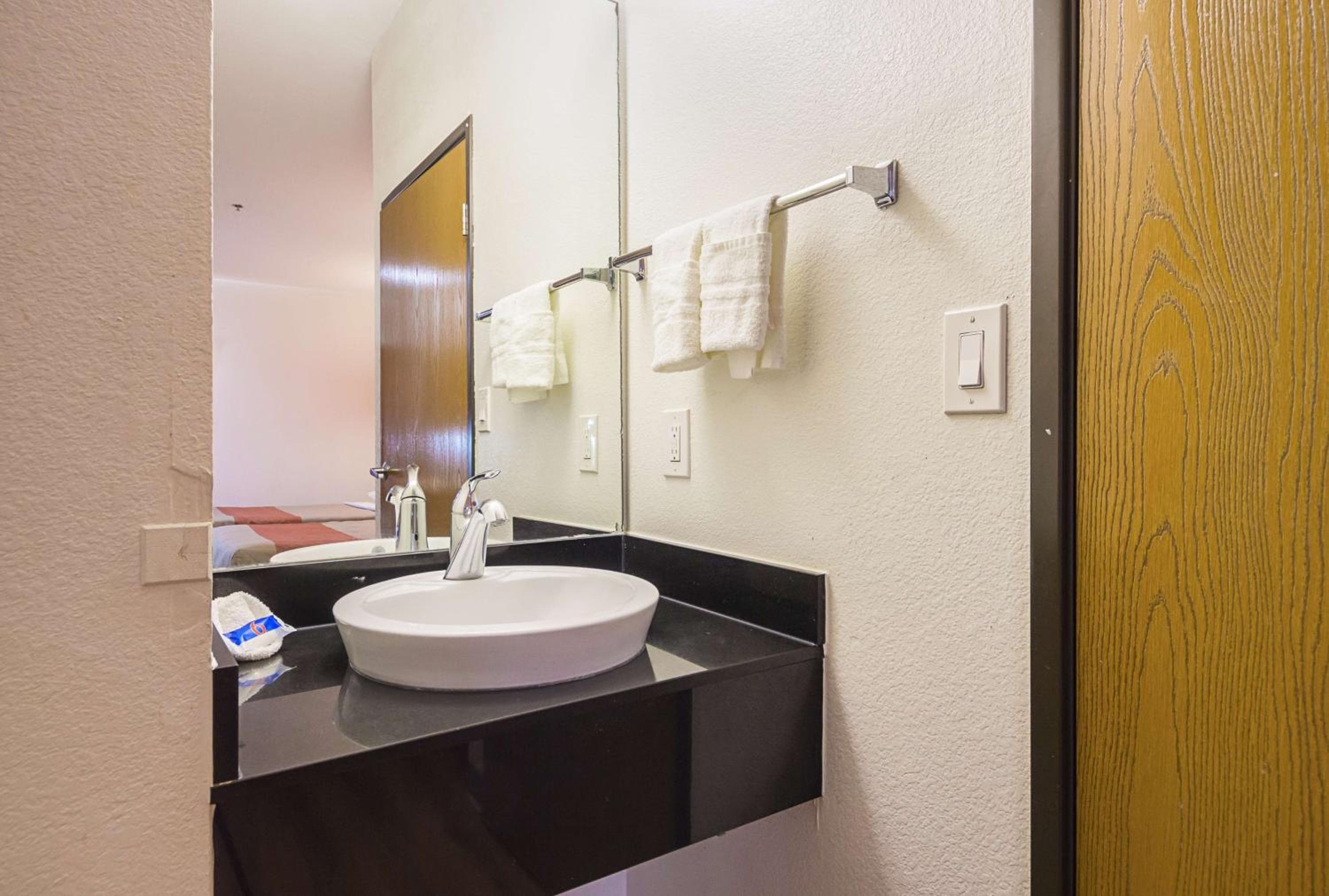 Motel 6 Dallas – Irving DFW Airport South