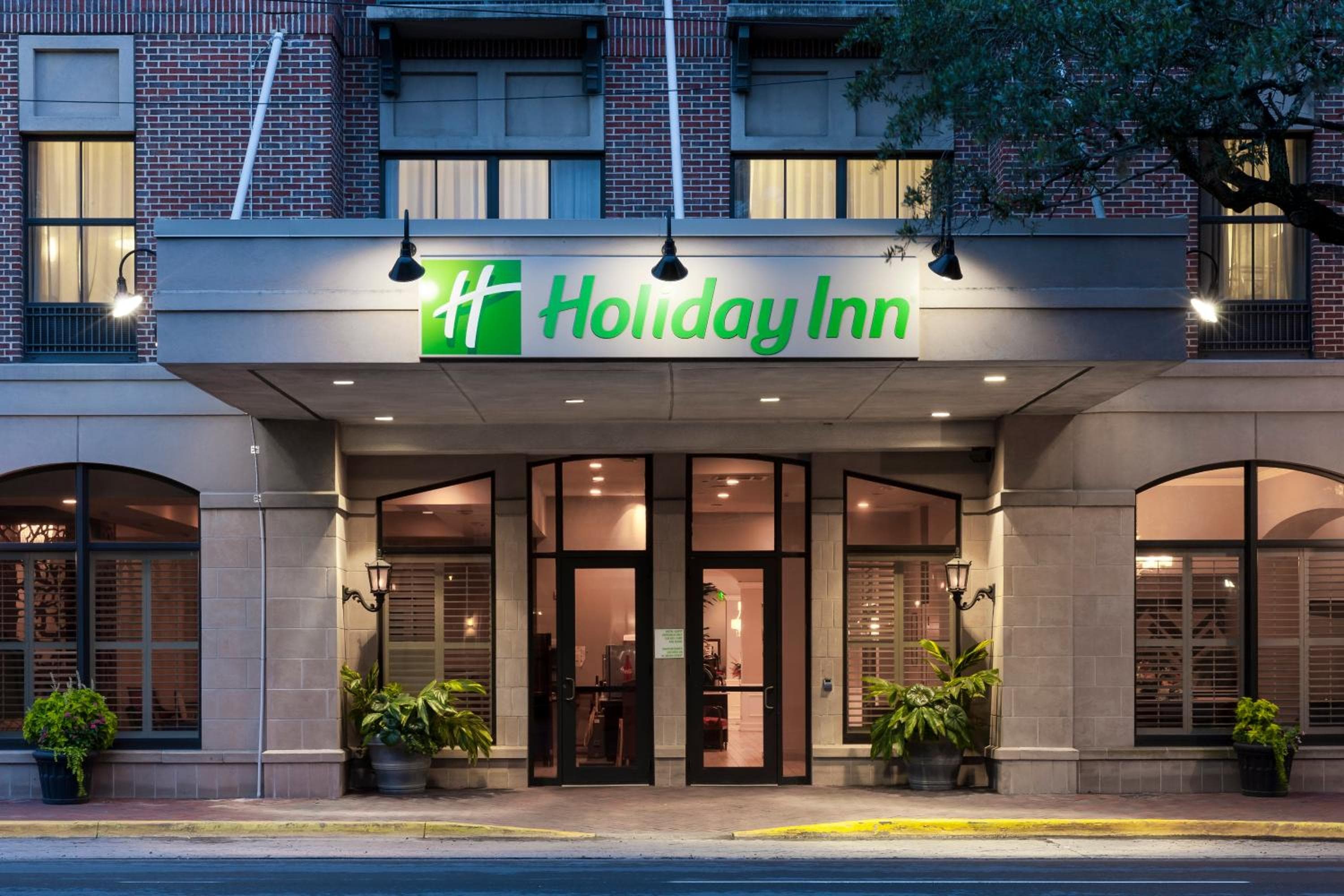 Holiday Inn Savannah Historic District by IHG