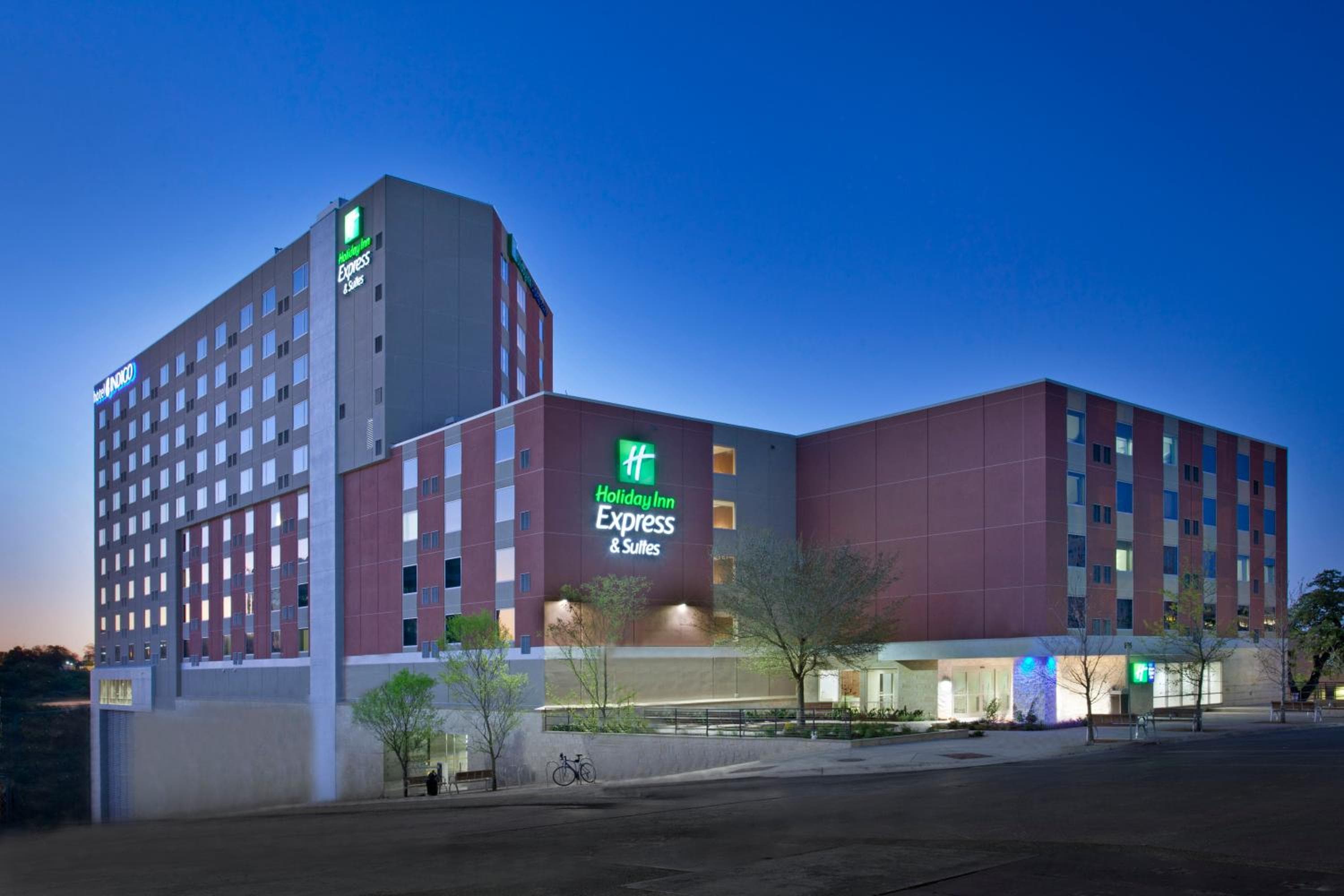 Holiday Inn Express Hotel & Suites Austin Downtown - University by IHG