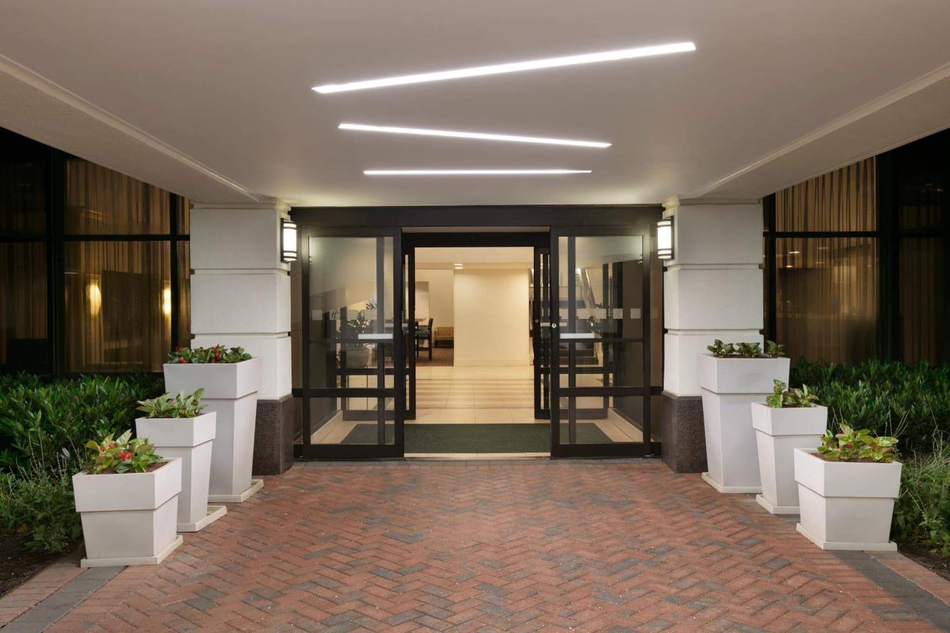 Holiday Inn Washington-Dulles International Airport by IHG
