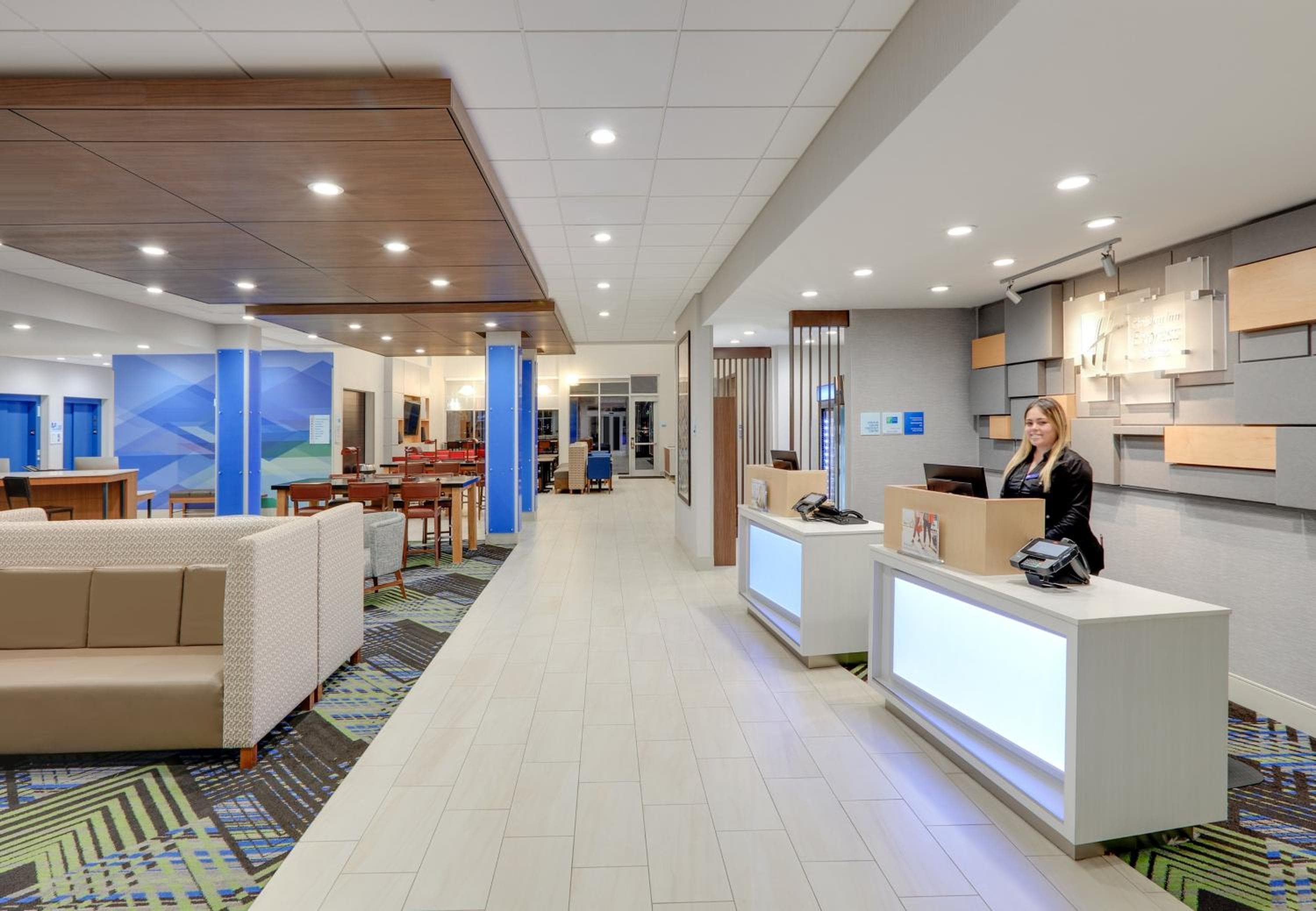 Holiday Inn Express & Suites - Dallas NW HWY - Love Field by IHG
