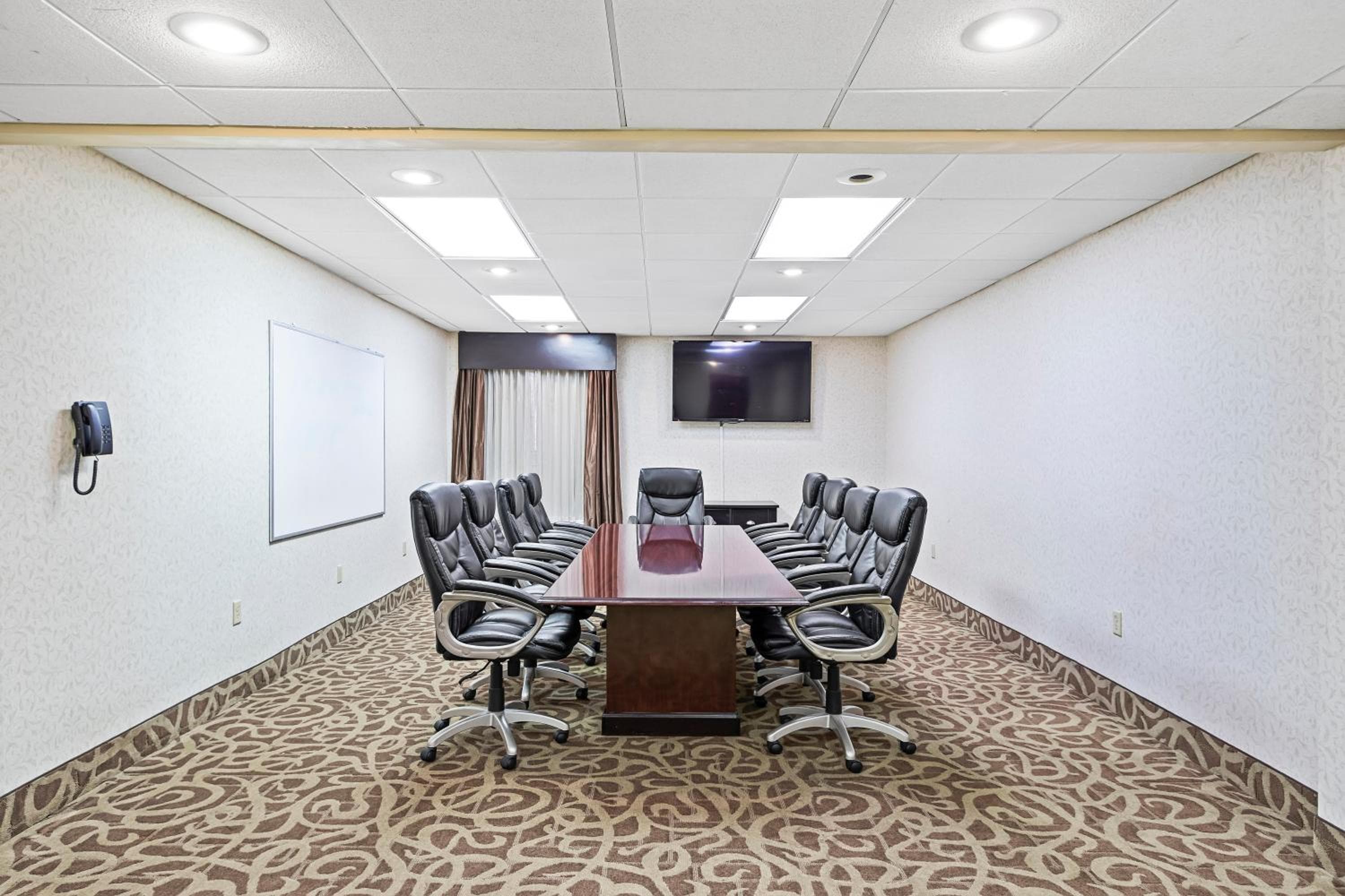 Holiday Inn - St. Petersburg West by IHG