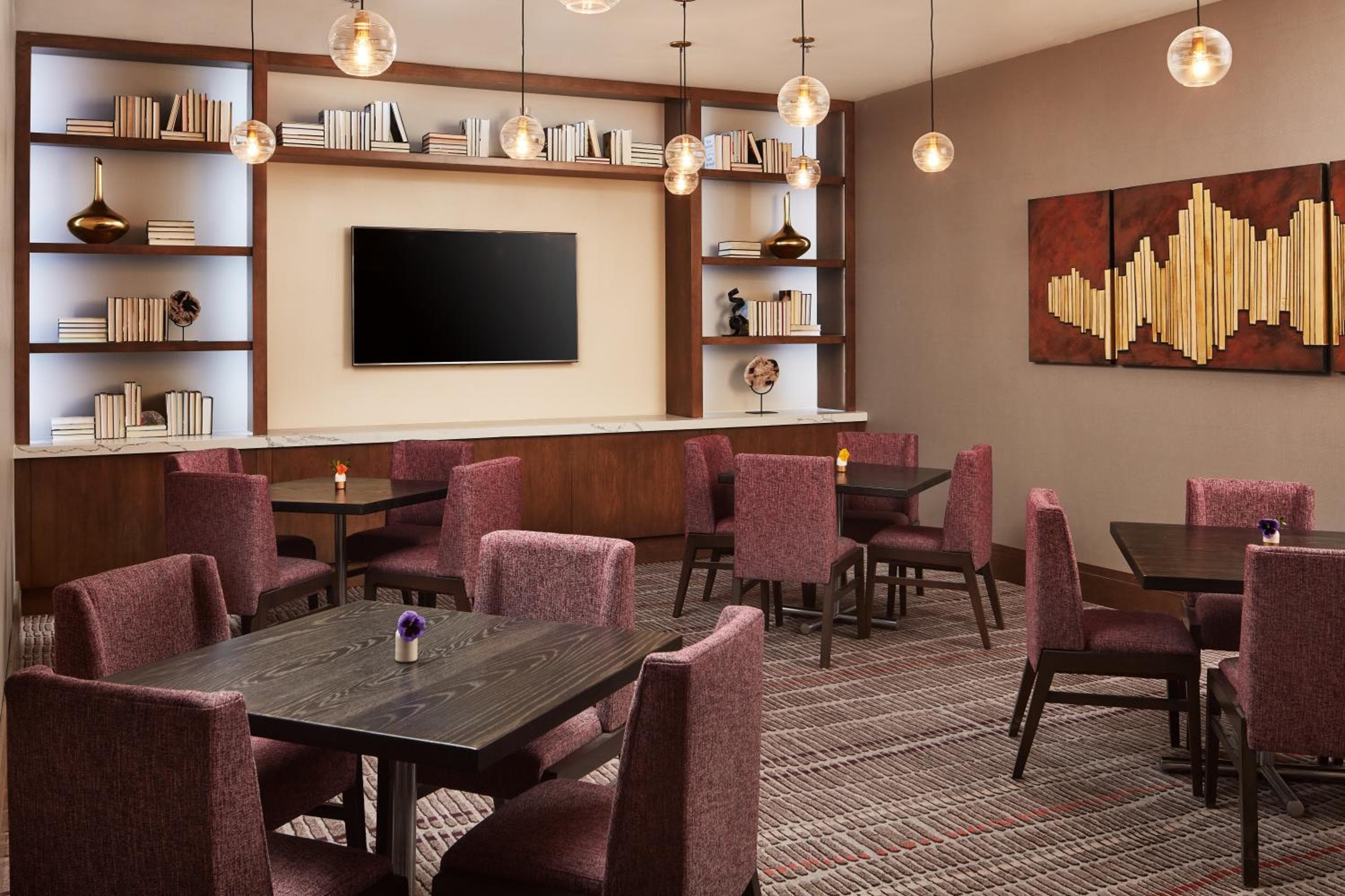 Crowne Plaza Dallas Market Ctr - Love Field, an IHG Hotel