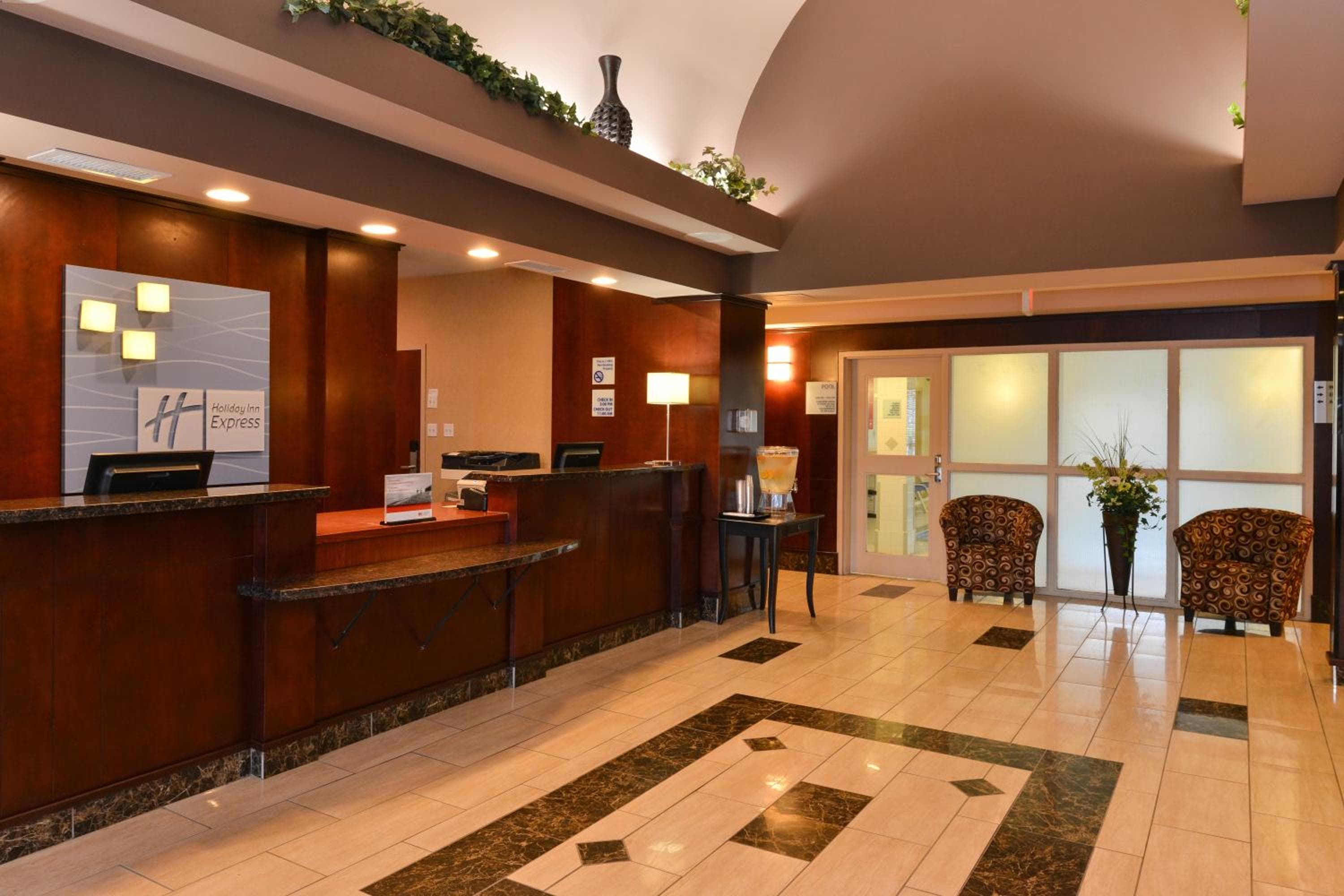 Holiday Inn Express Edmonton North by IHG