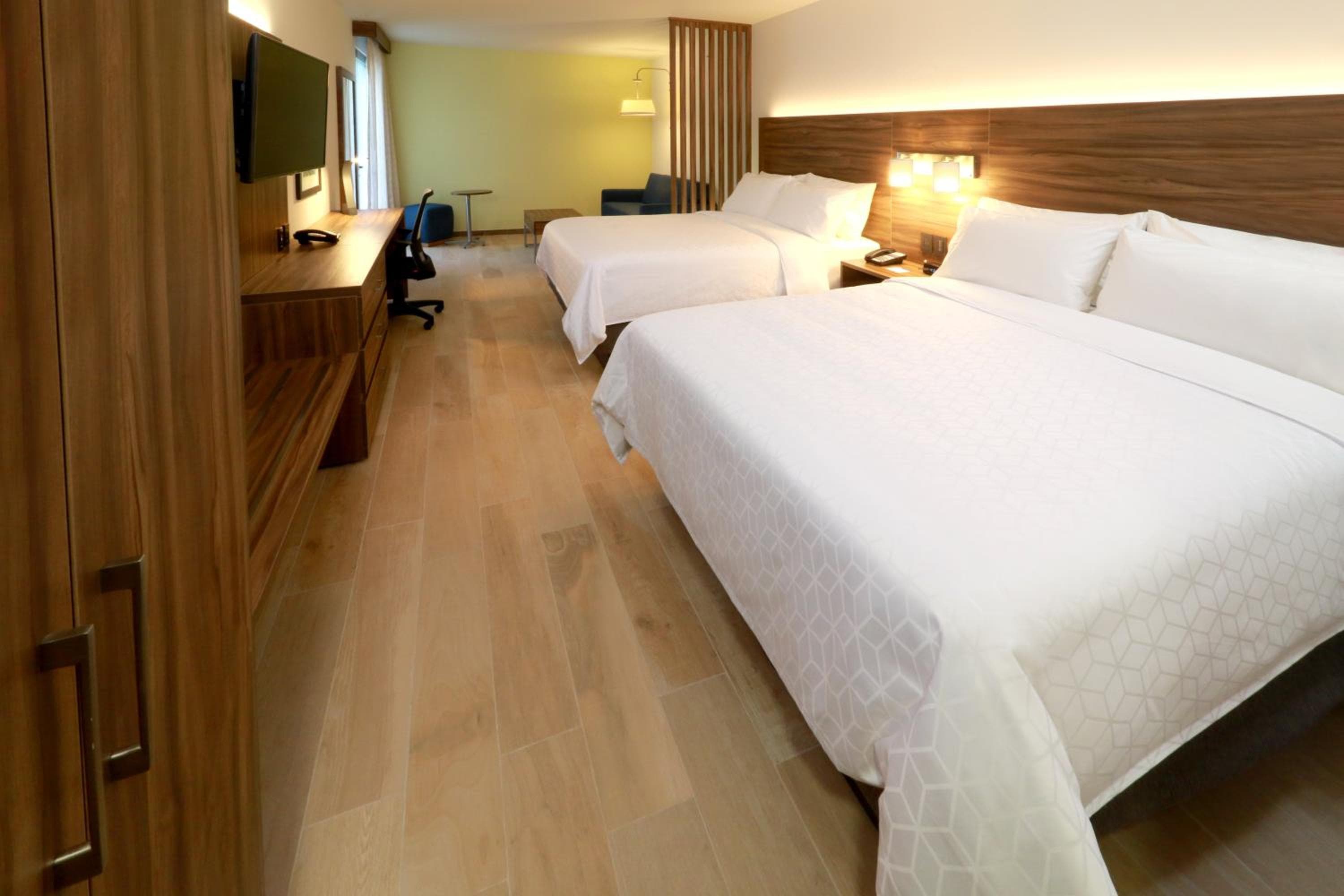 Holiday Inn Express & Suites - Playa del Carmen by IHG