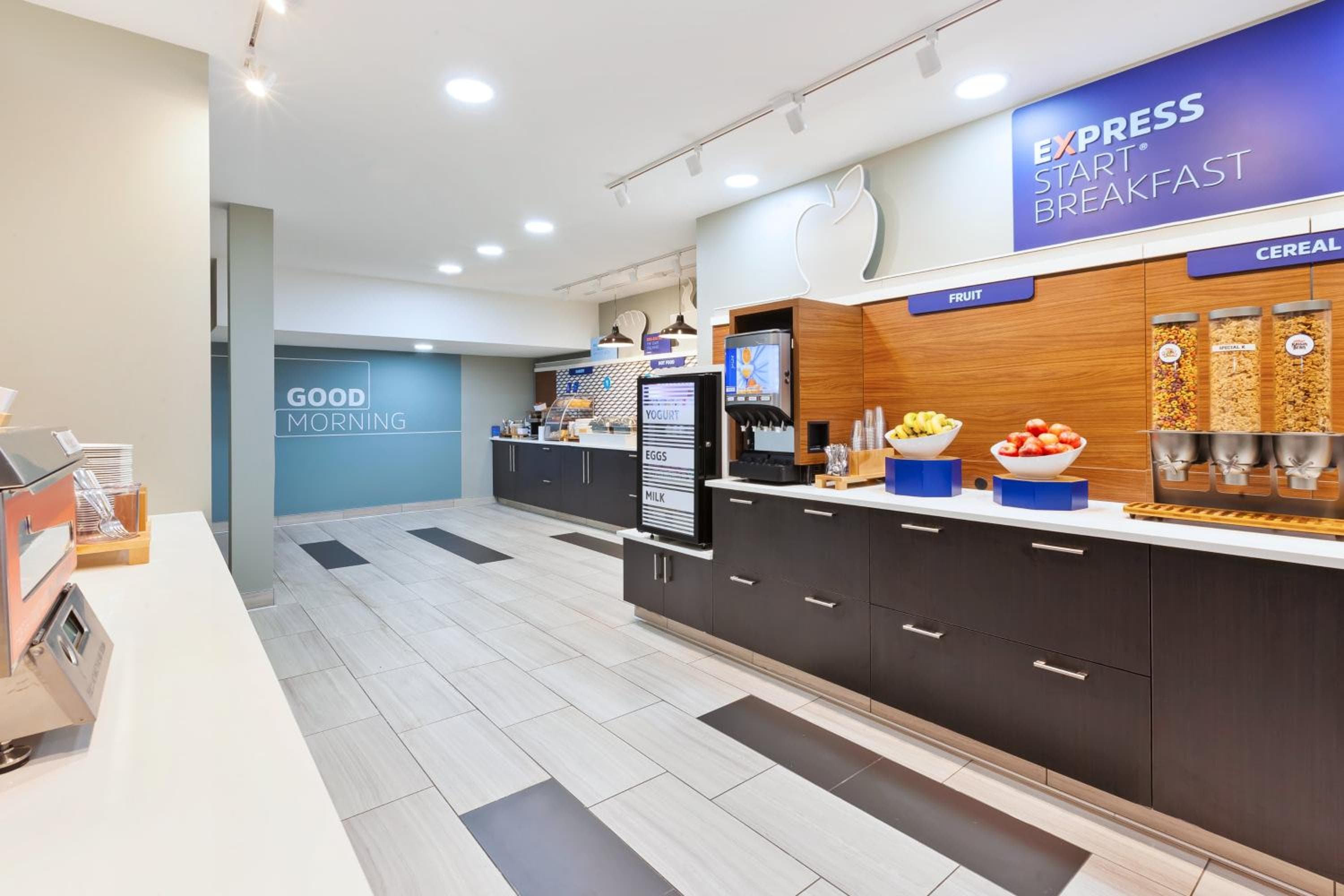 Holiday Inn Express Winnipeg Airport - Polo Park by IHG
