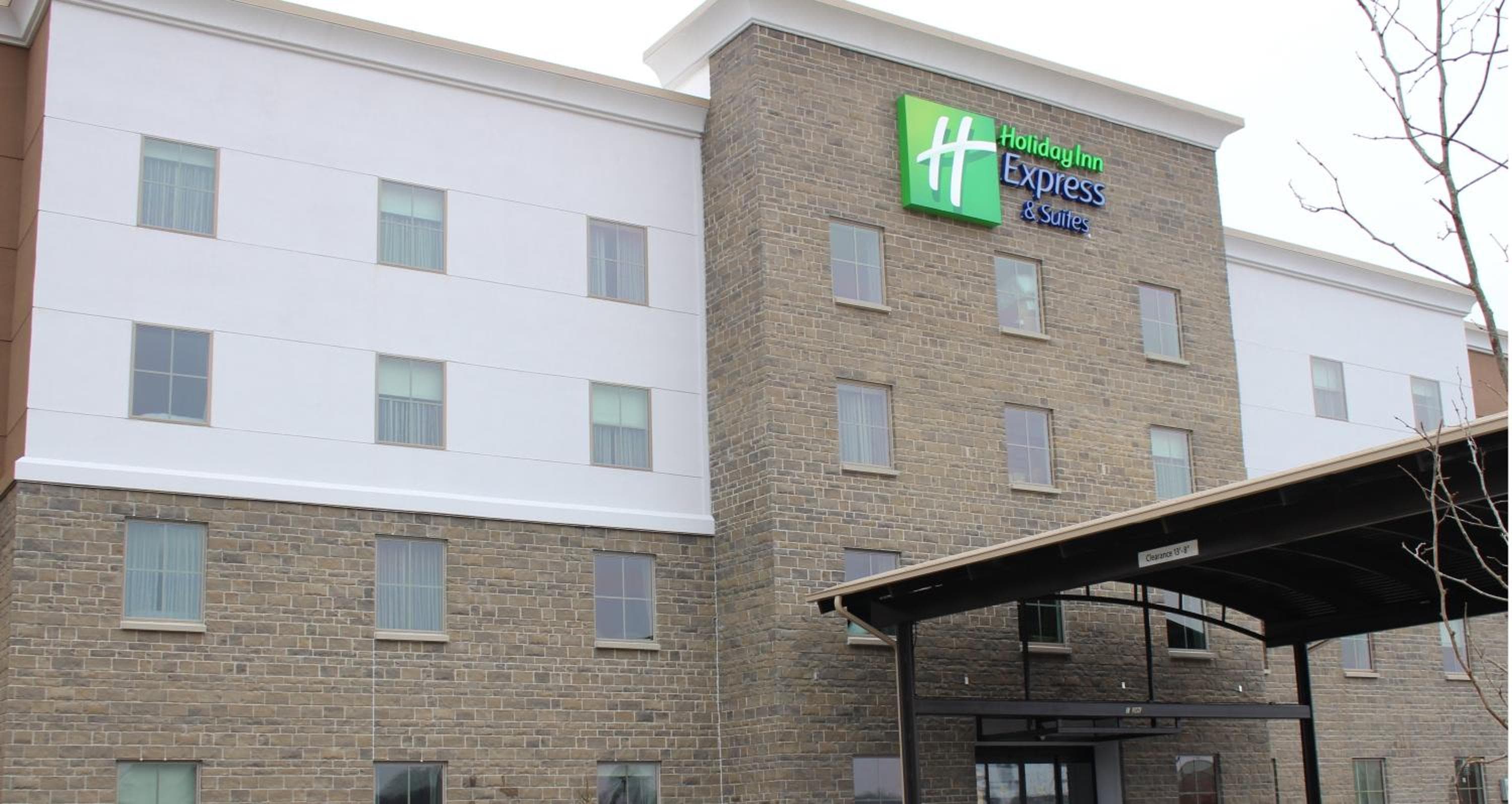 Holiday Inn Express & Suites Shawnee - Kansas City West by IHG