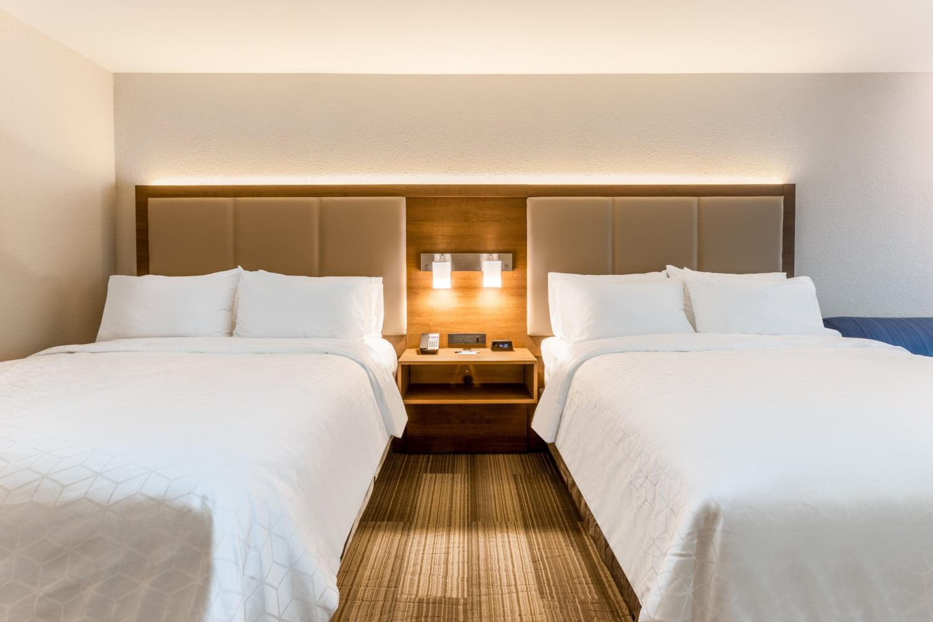 Holiday Inn Express & Suites - Florence - Cincinnati Airport by IHG