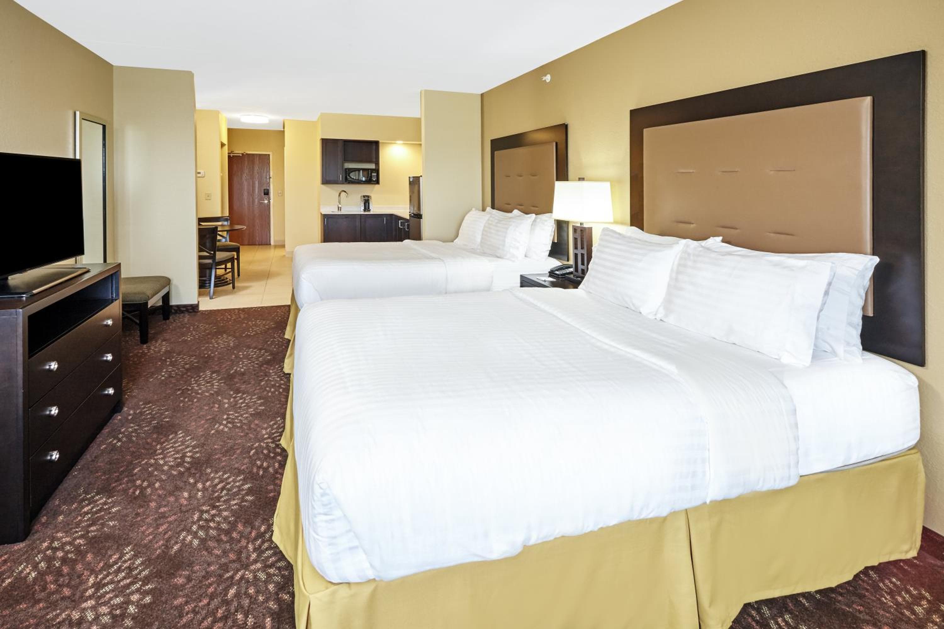 Holiday Inn Express & Suites Sandusky by IHG
