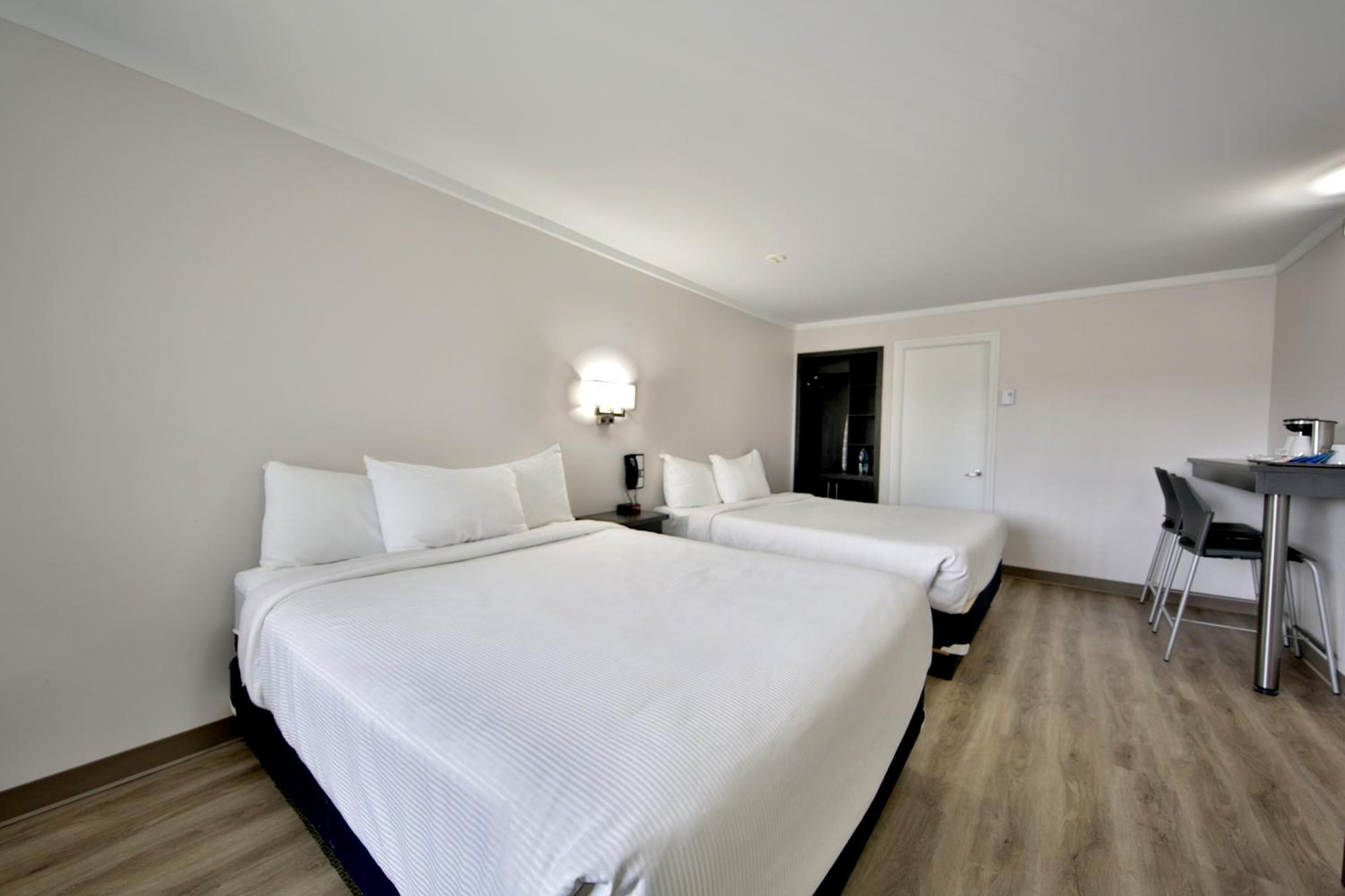 Motel Newstar Laval