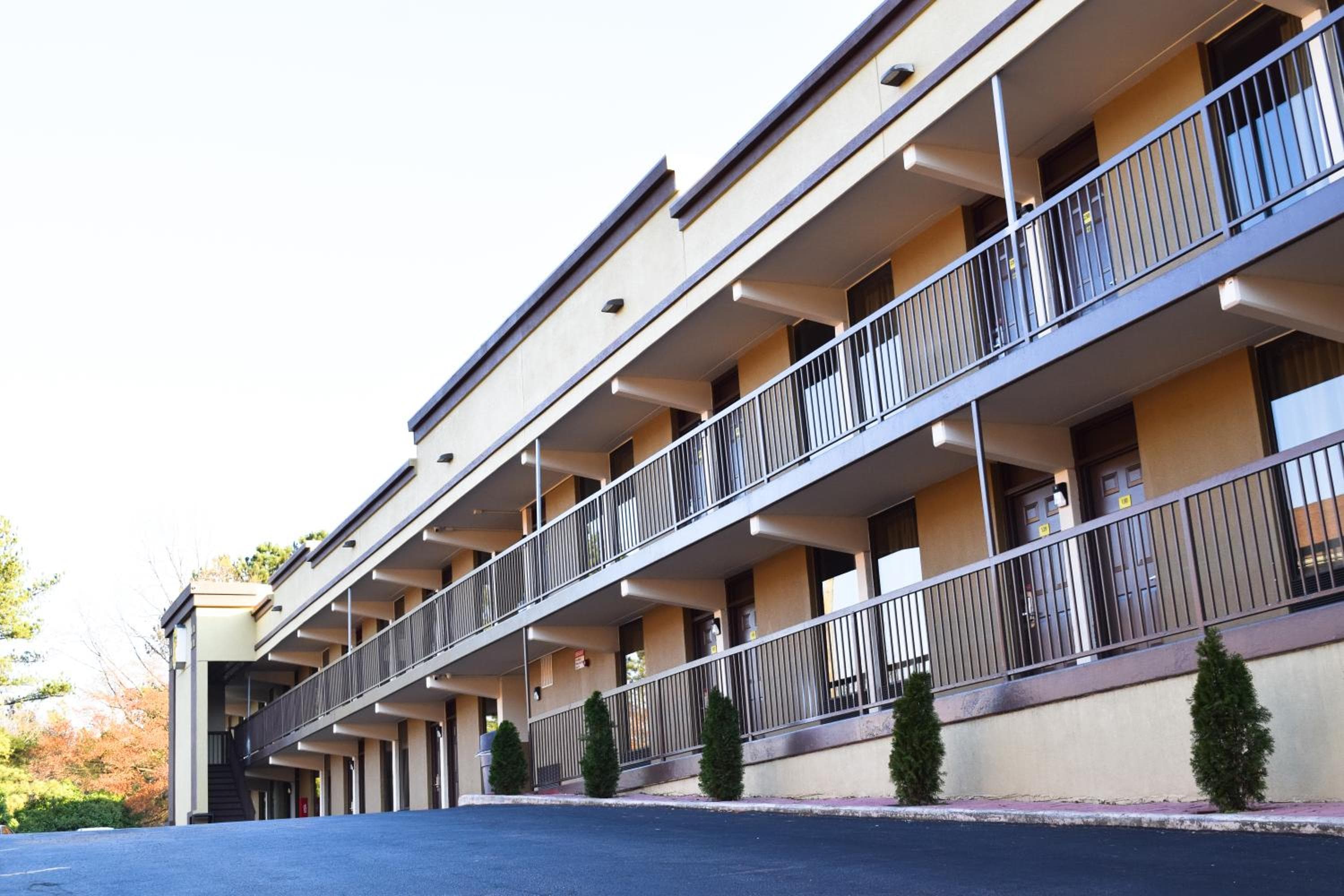 Super 8 by Wyndham Raleigh Downtown
