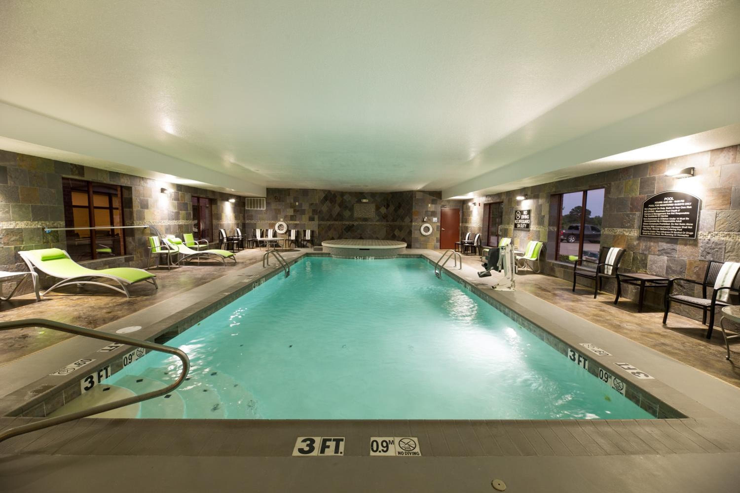 Holiday Inn Express Hotel & Suites Clinton by IHG