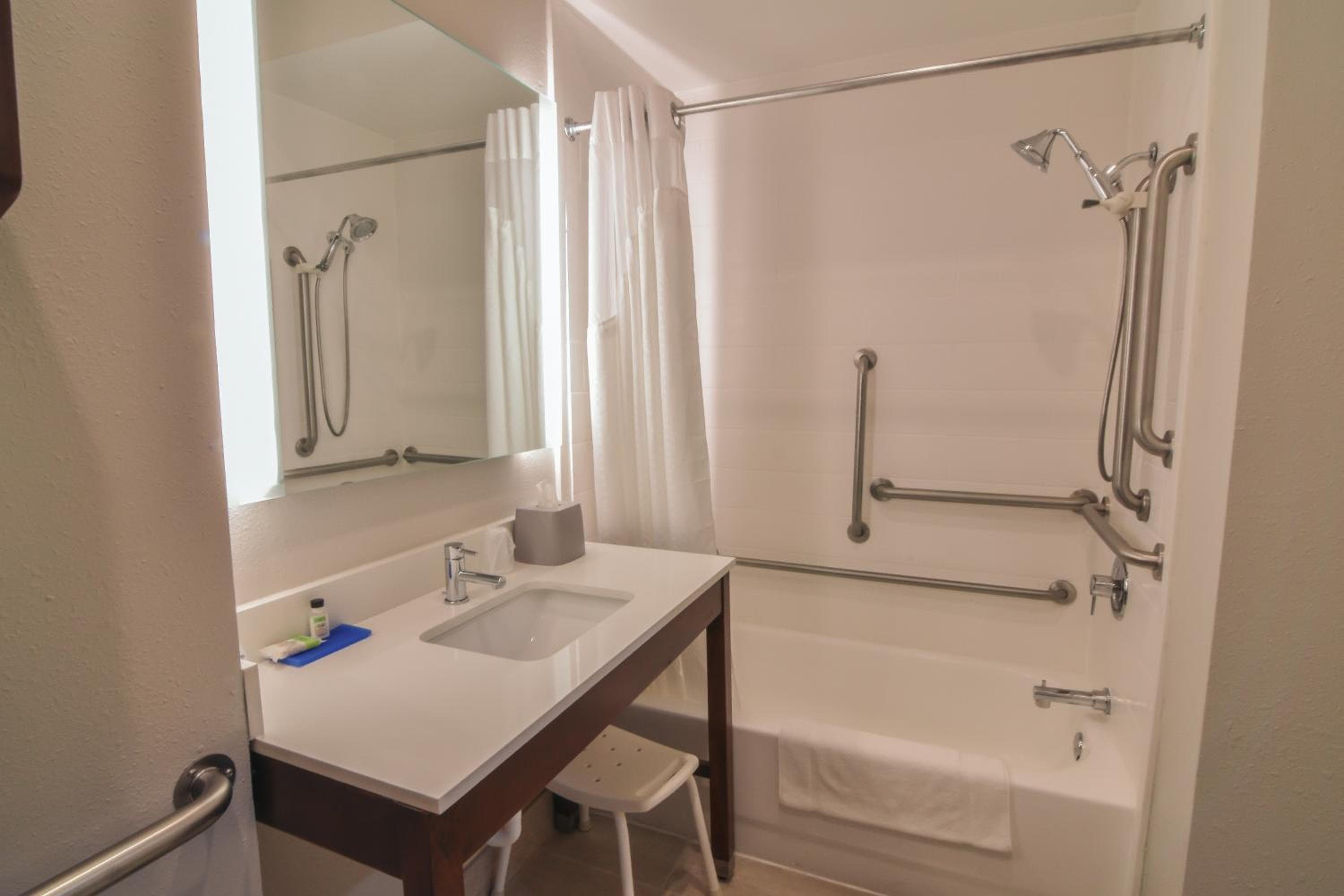 Holiday Inn Express & Suites - Indianapolis Northwest by IHG