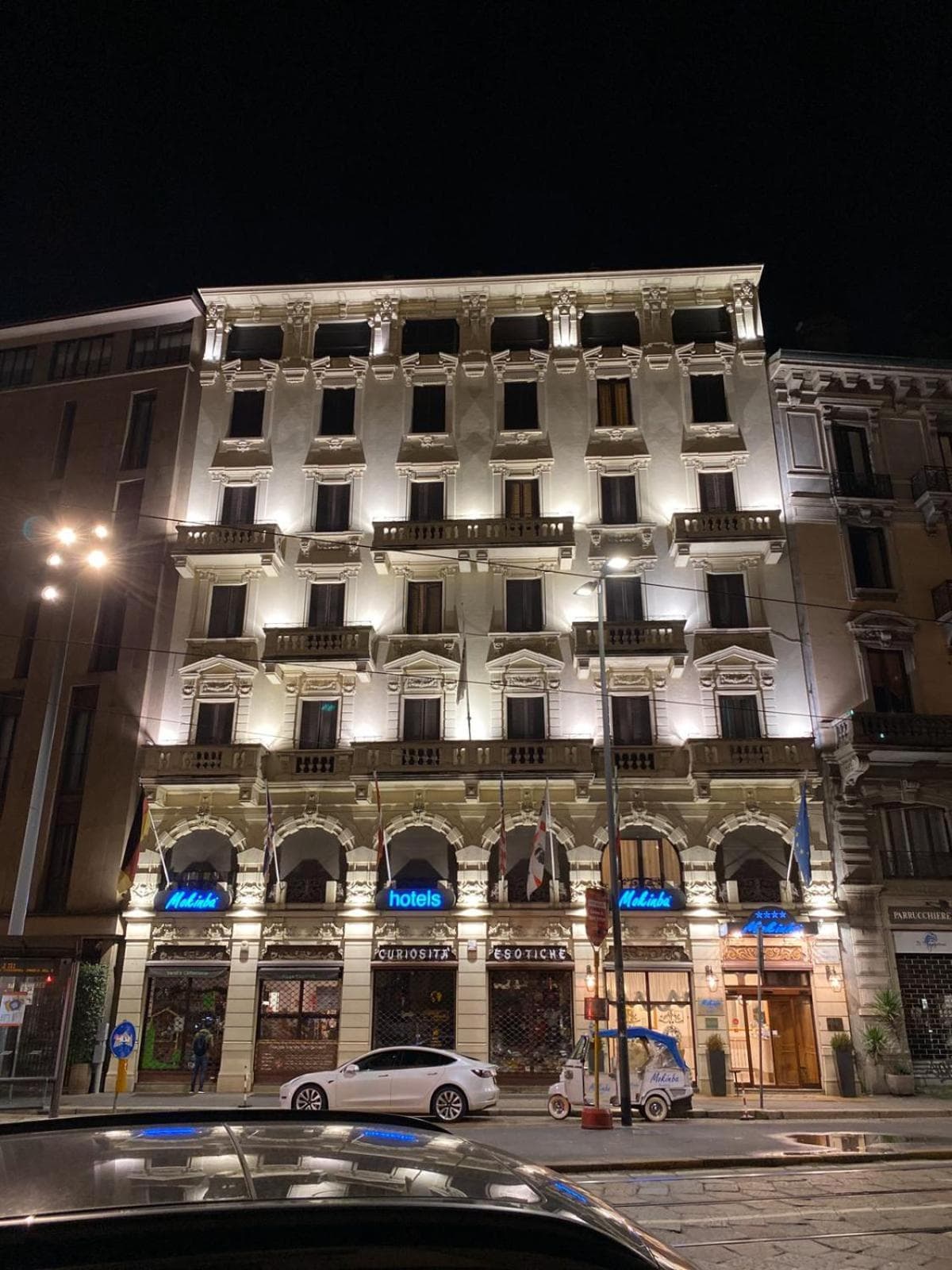 Mokinba Hotels King