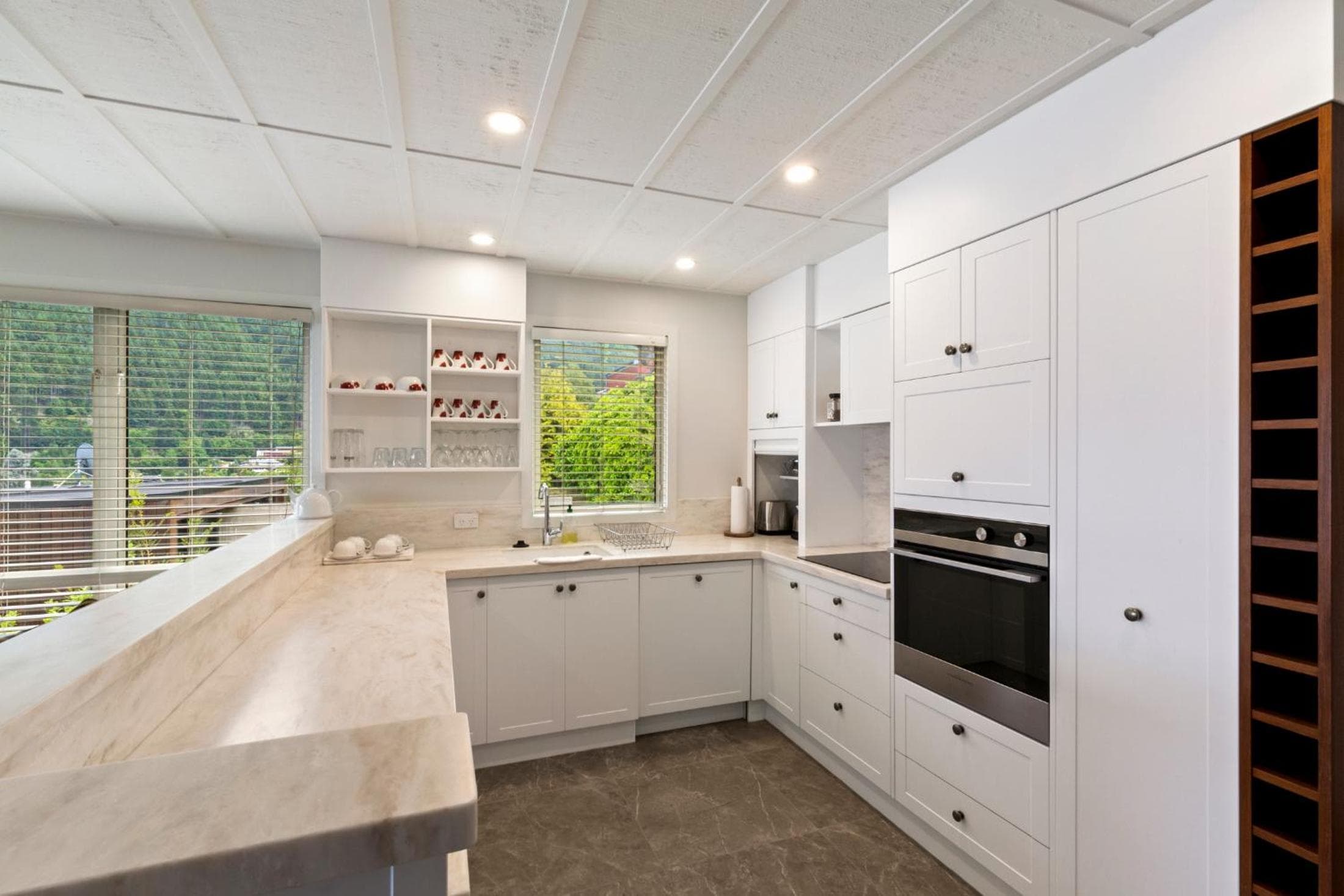 Queenstown House Bed & Breakfast and Apartments