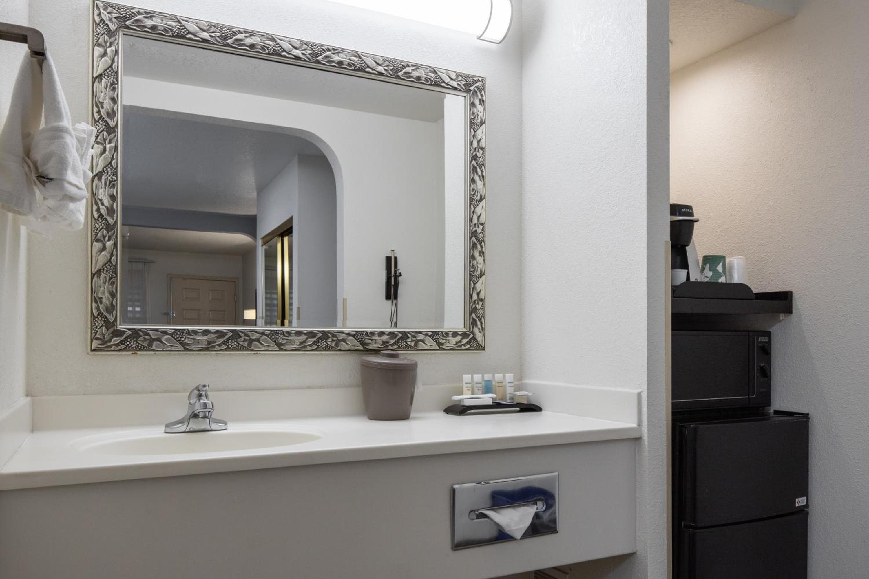 Atherton Park Inn and Suites