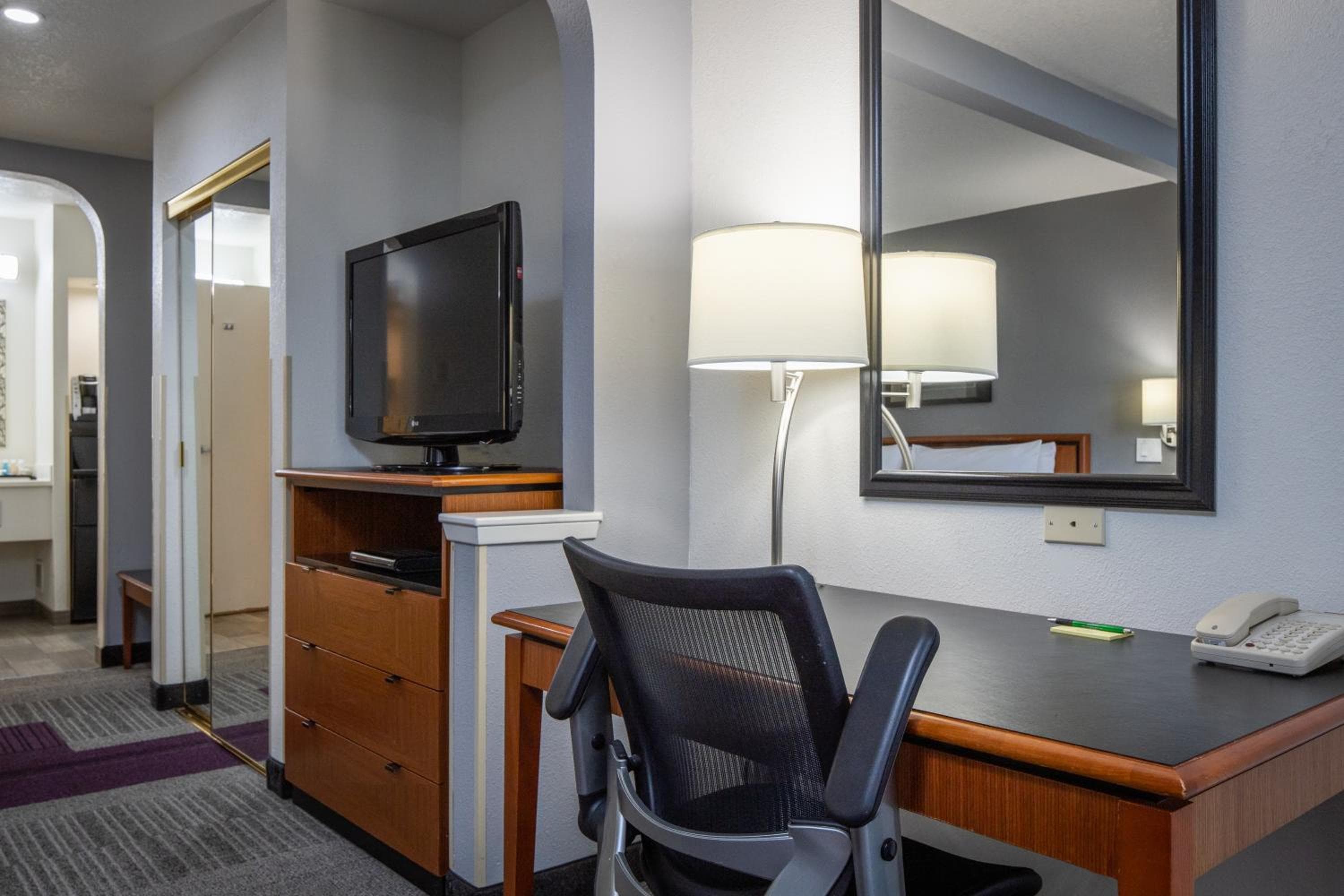 Atherton Park Inn and Suites