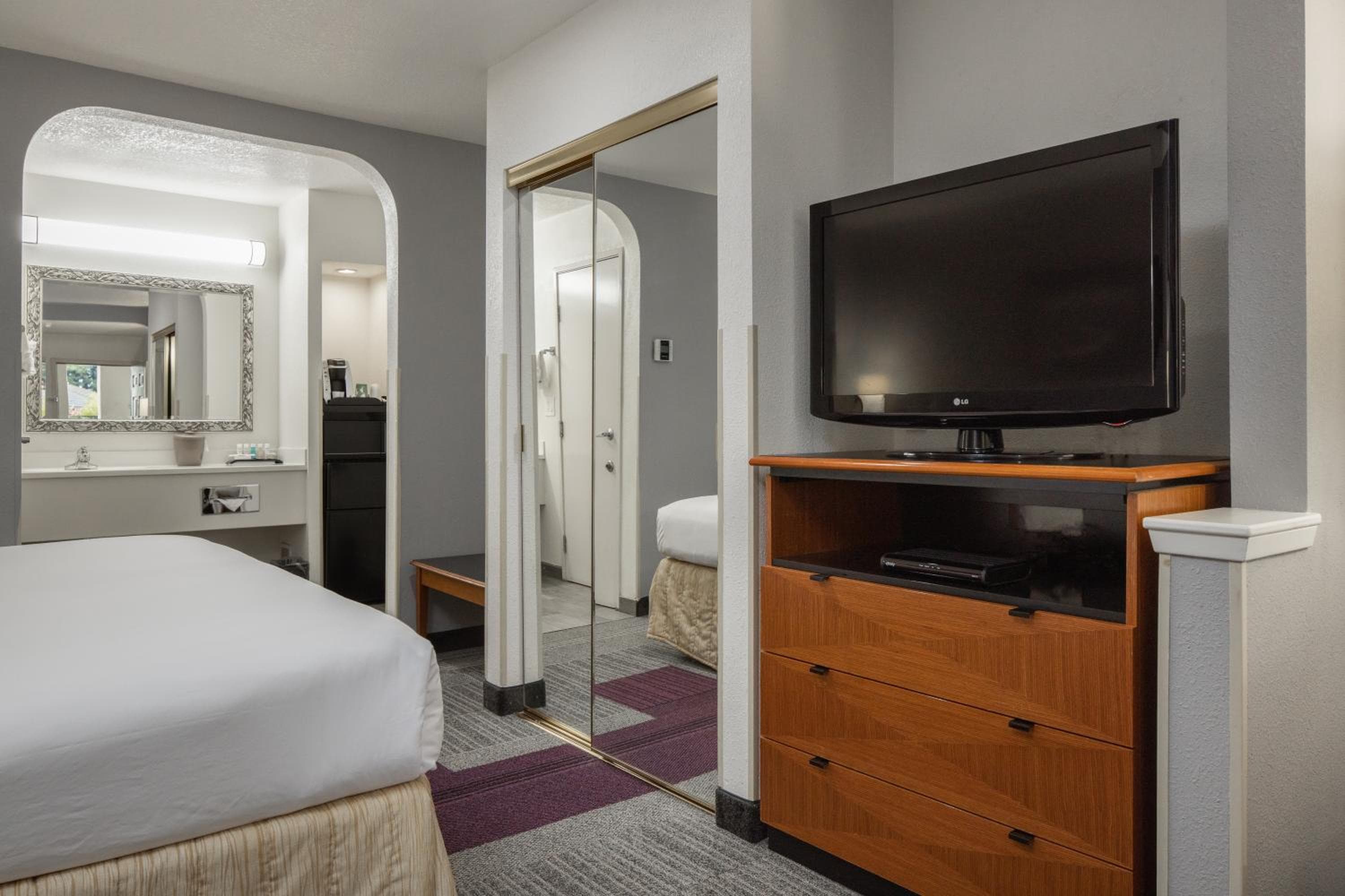 Atherton Park Inn and Suites
