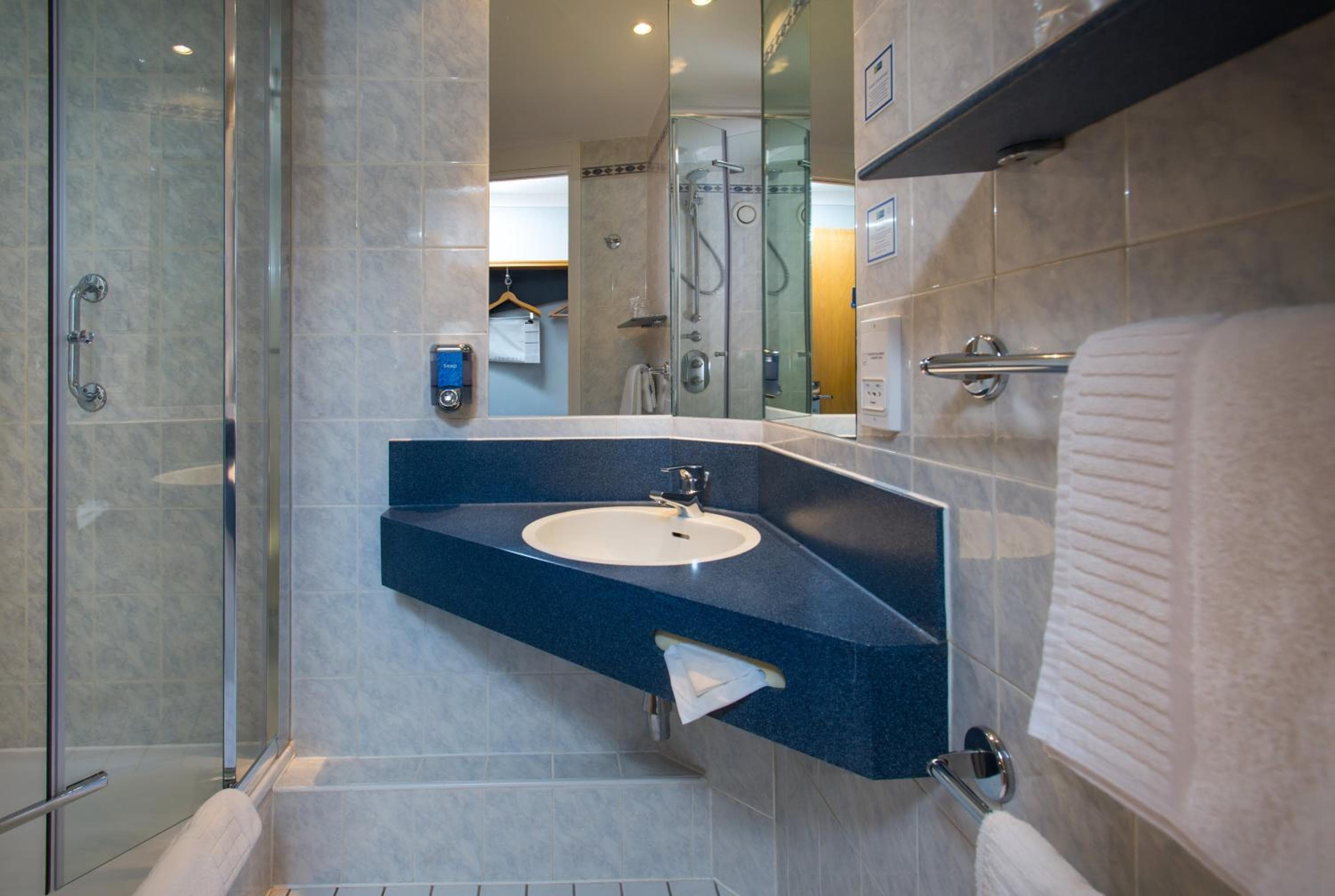 Holiday Inn Express Manchester - Salford Quays by IHG