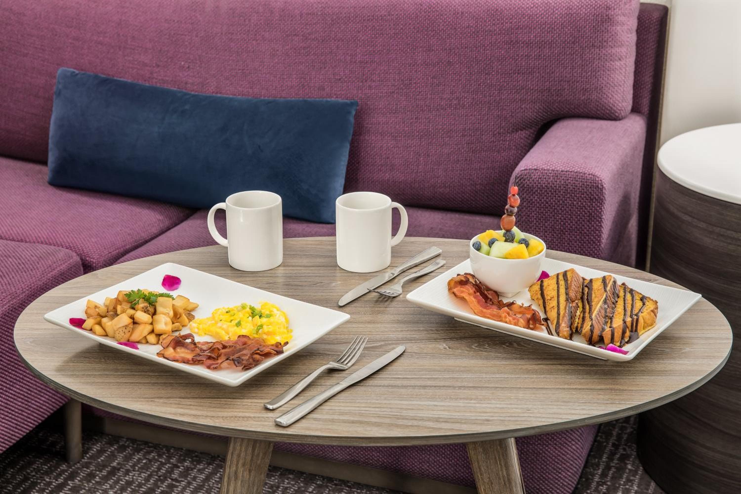 Crowne Plaza Orlando - Lake Buena Vista by IHG