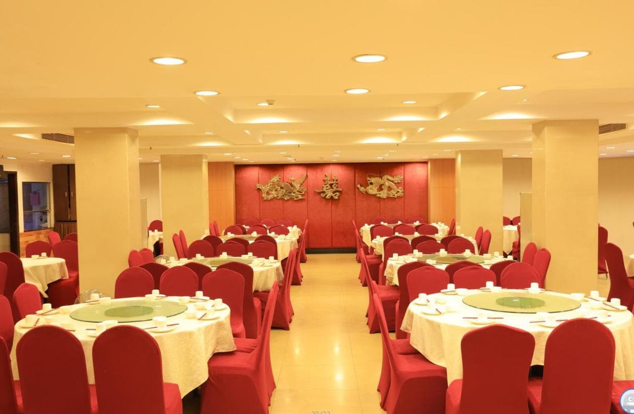 Five Rams City Hotel