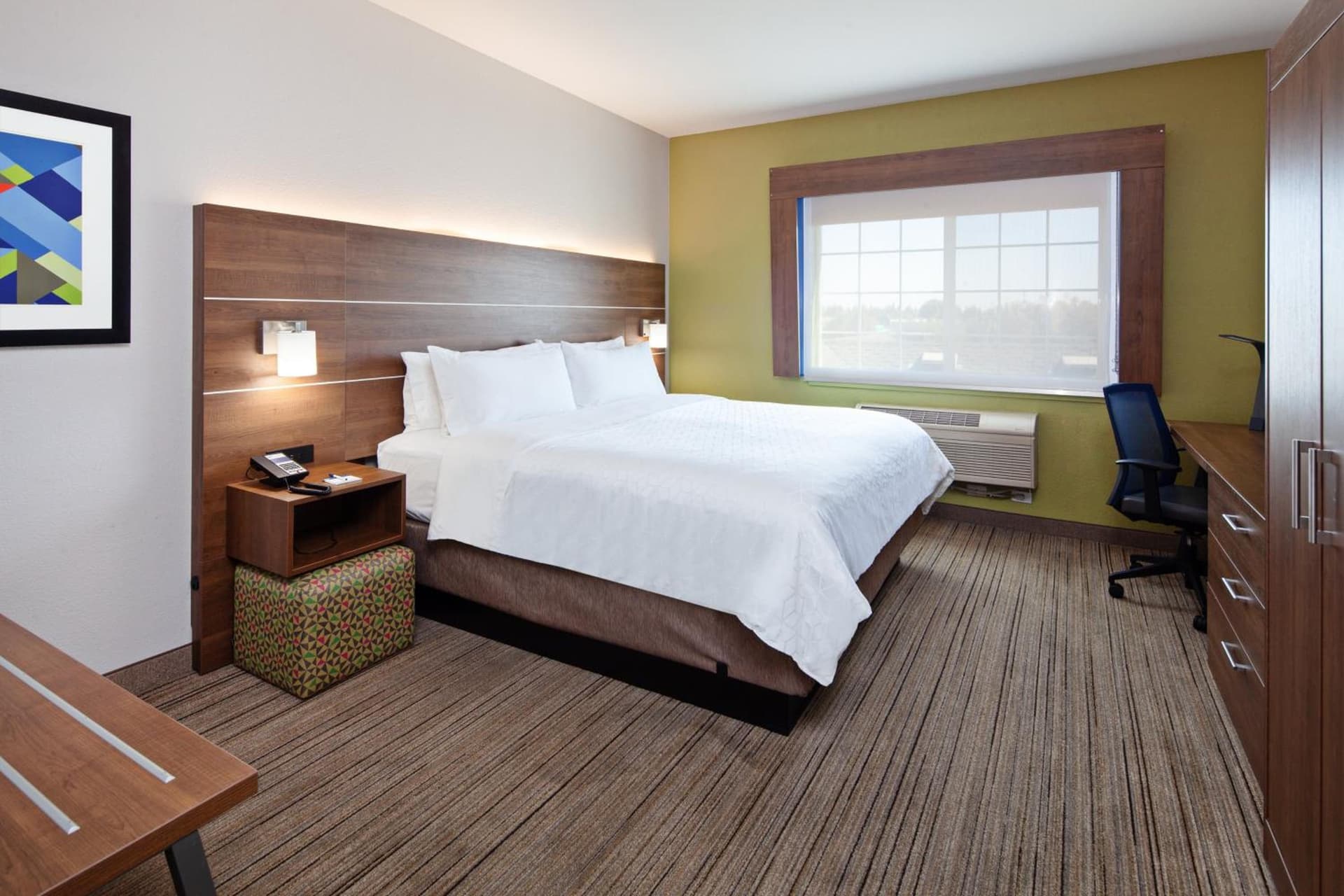 Holiday Inn Express & Suites - Tulare by IHG