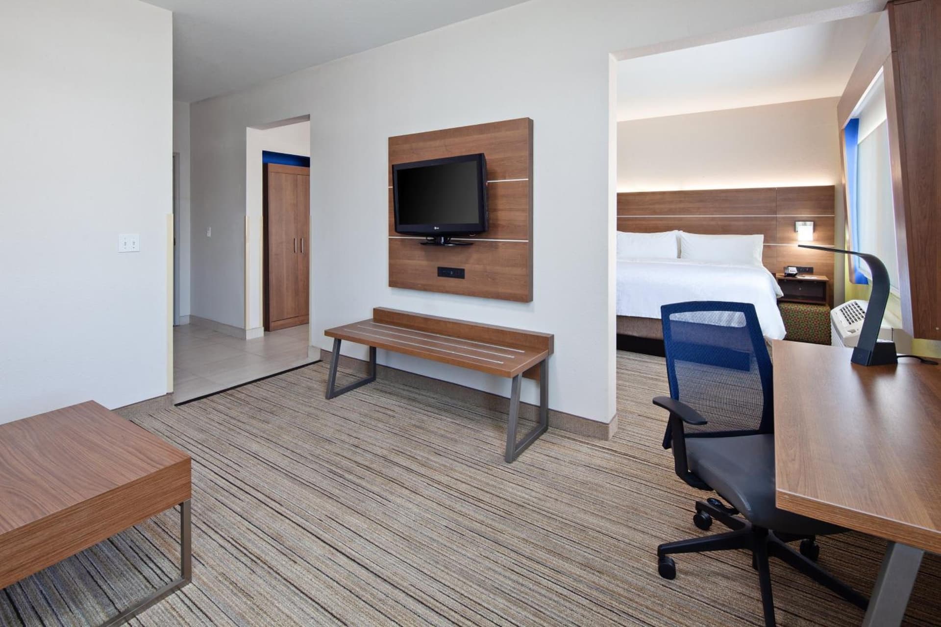 Holiday Inn Express & Suites - Tulare by IHG