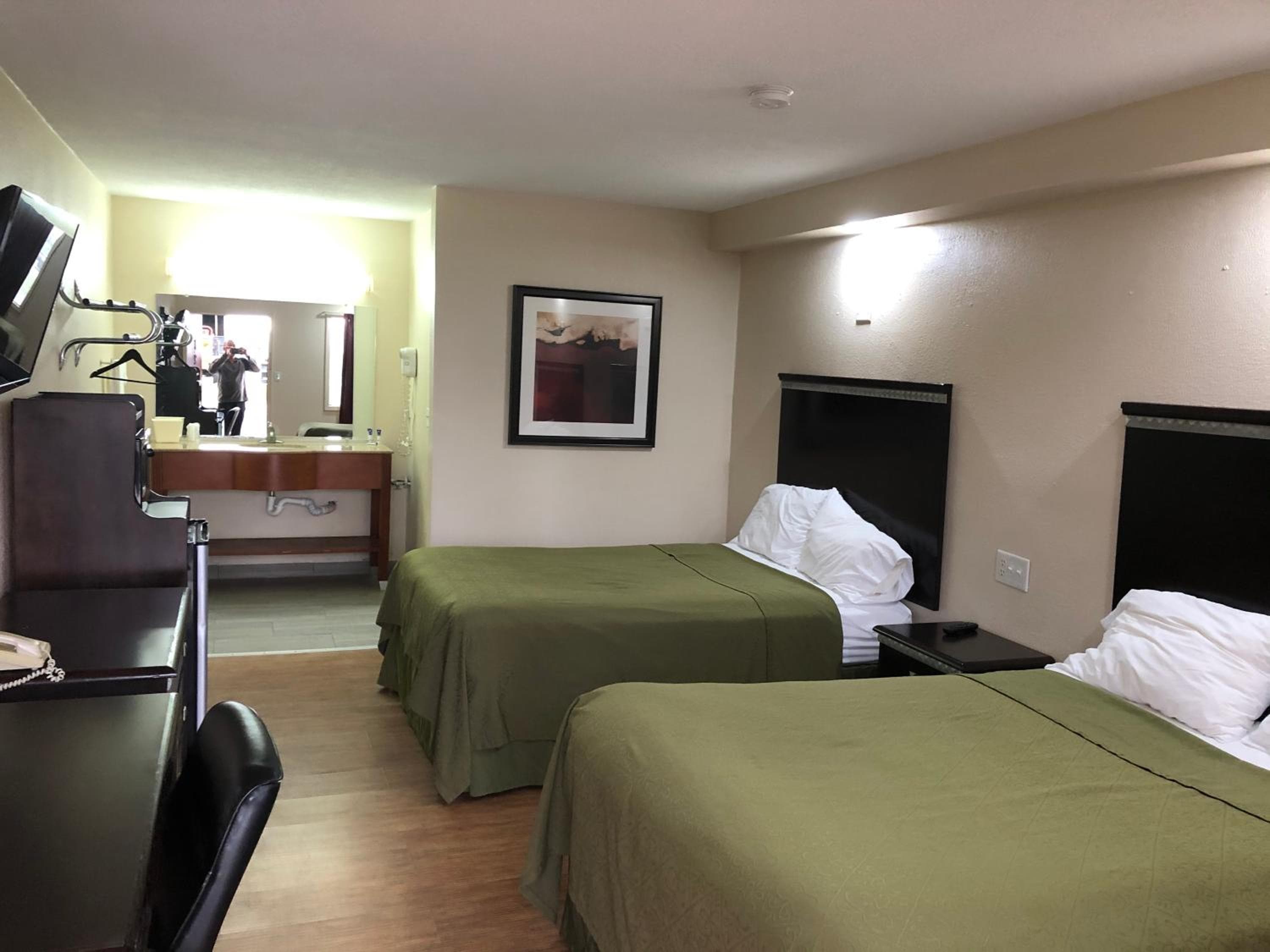 Crossroads Inn