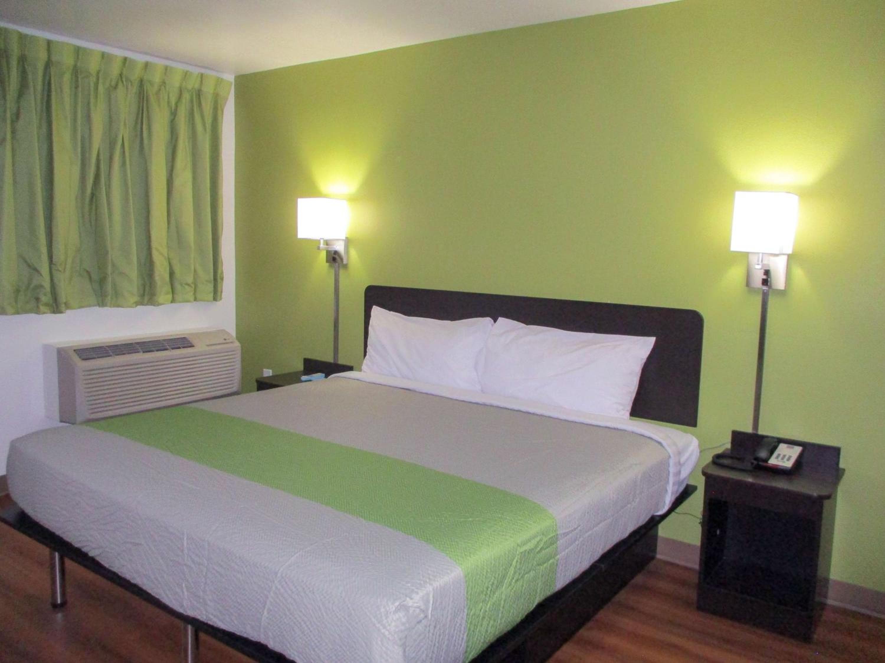 Motel 6-North Olmsted, OH - Cleveland