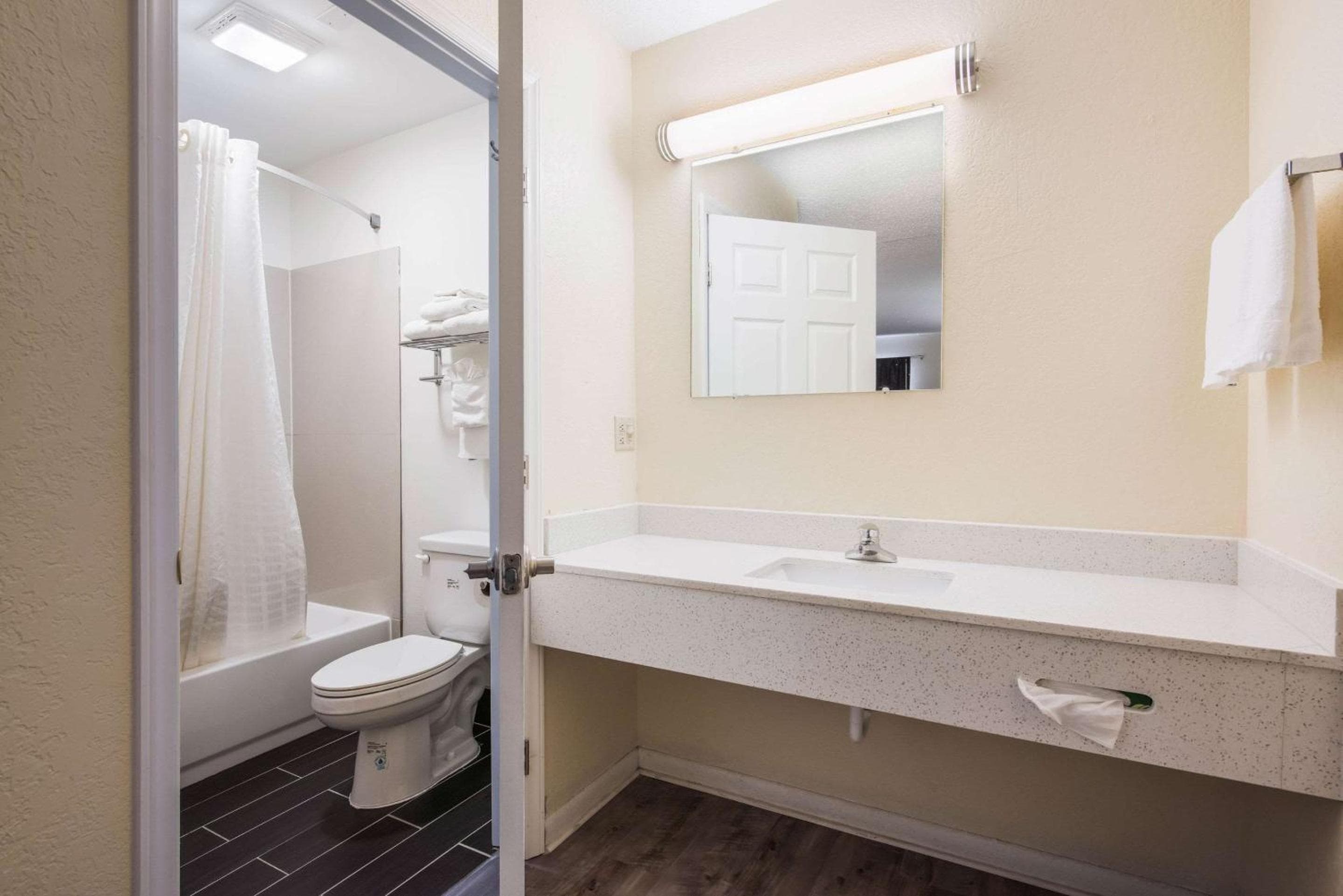 Econo Lodge Waynesville