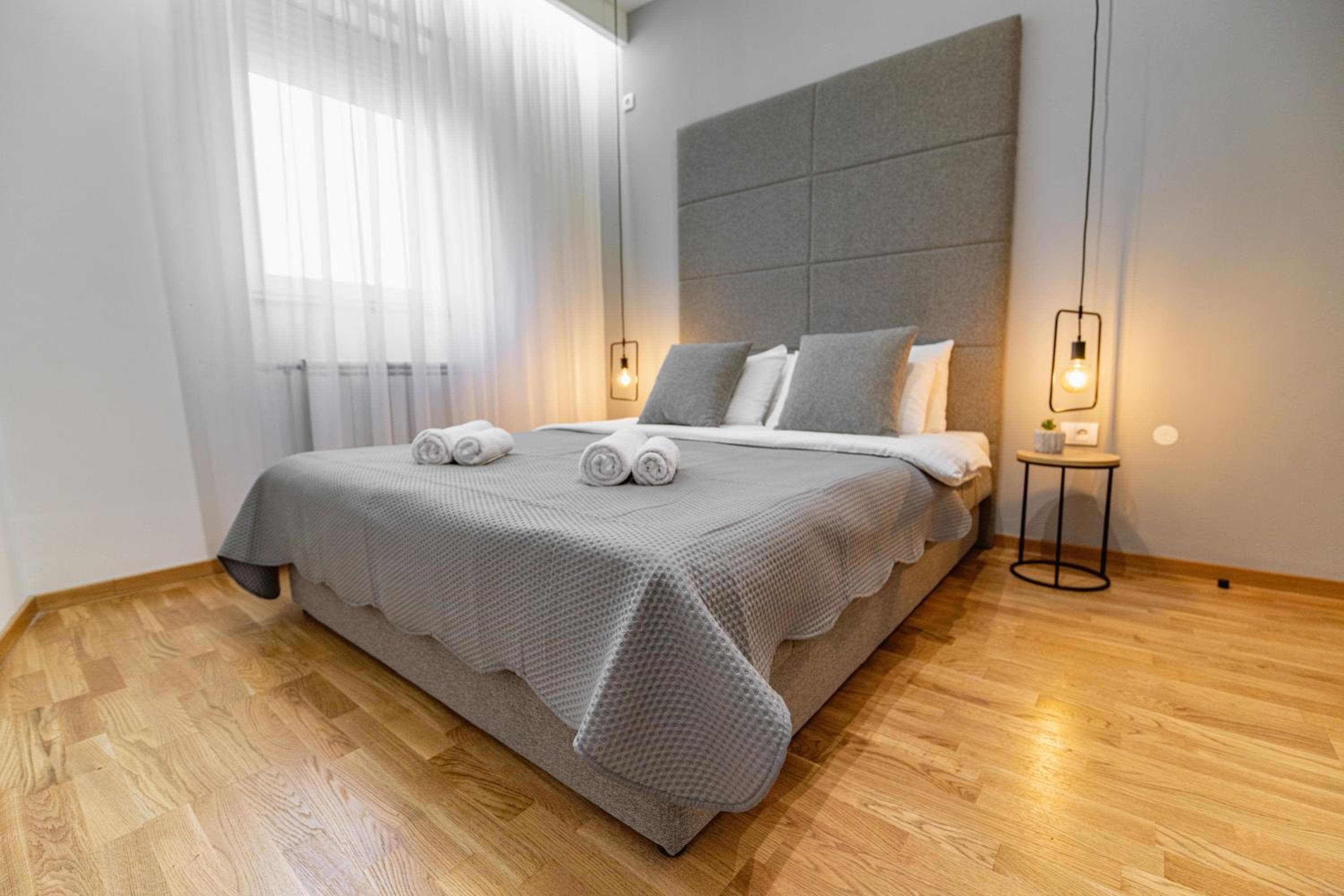 Arena BIG Luxury Apartments with free parking