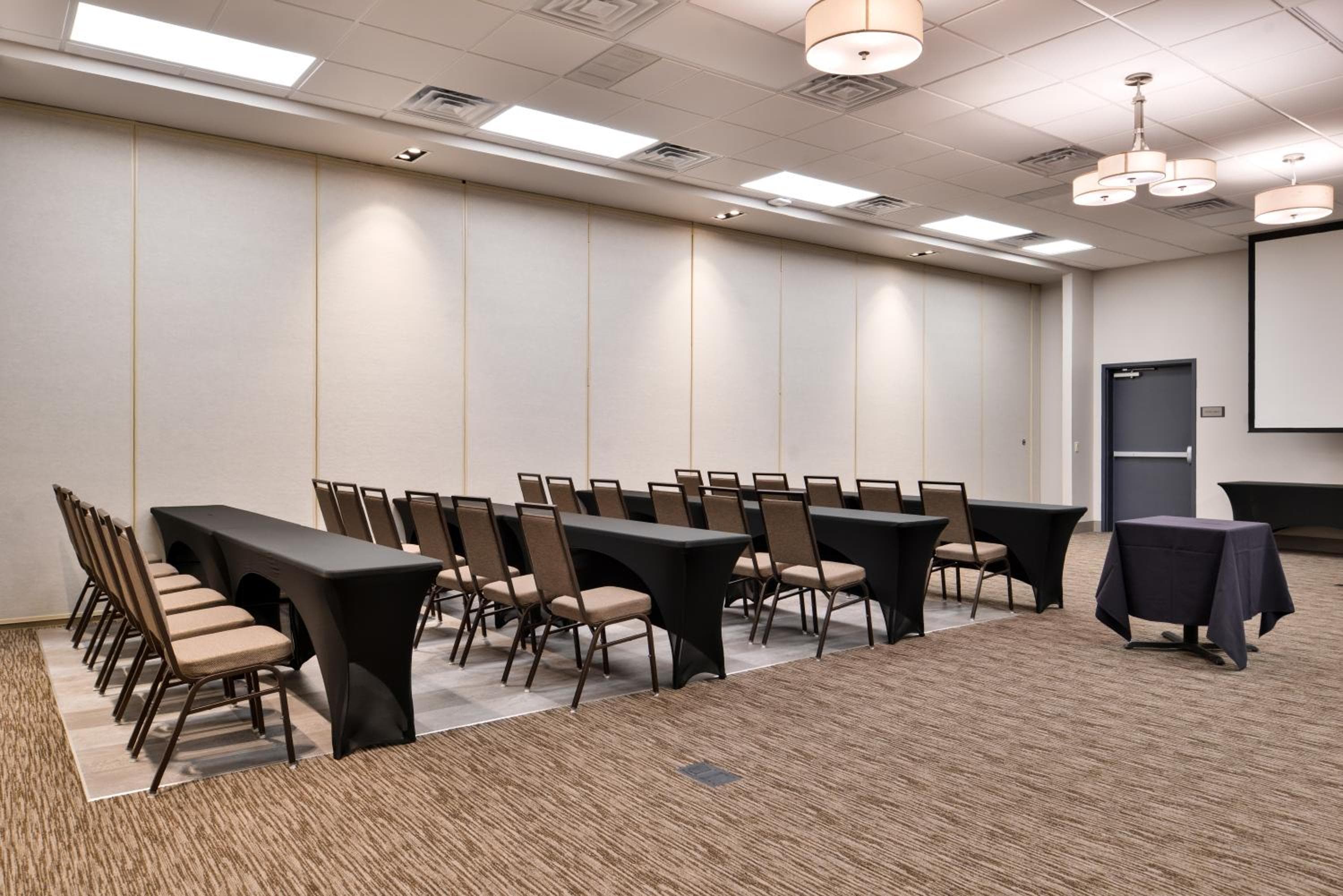 Country Inn & Suites by Radisson, Ft Atkinson, WI